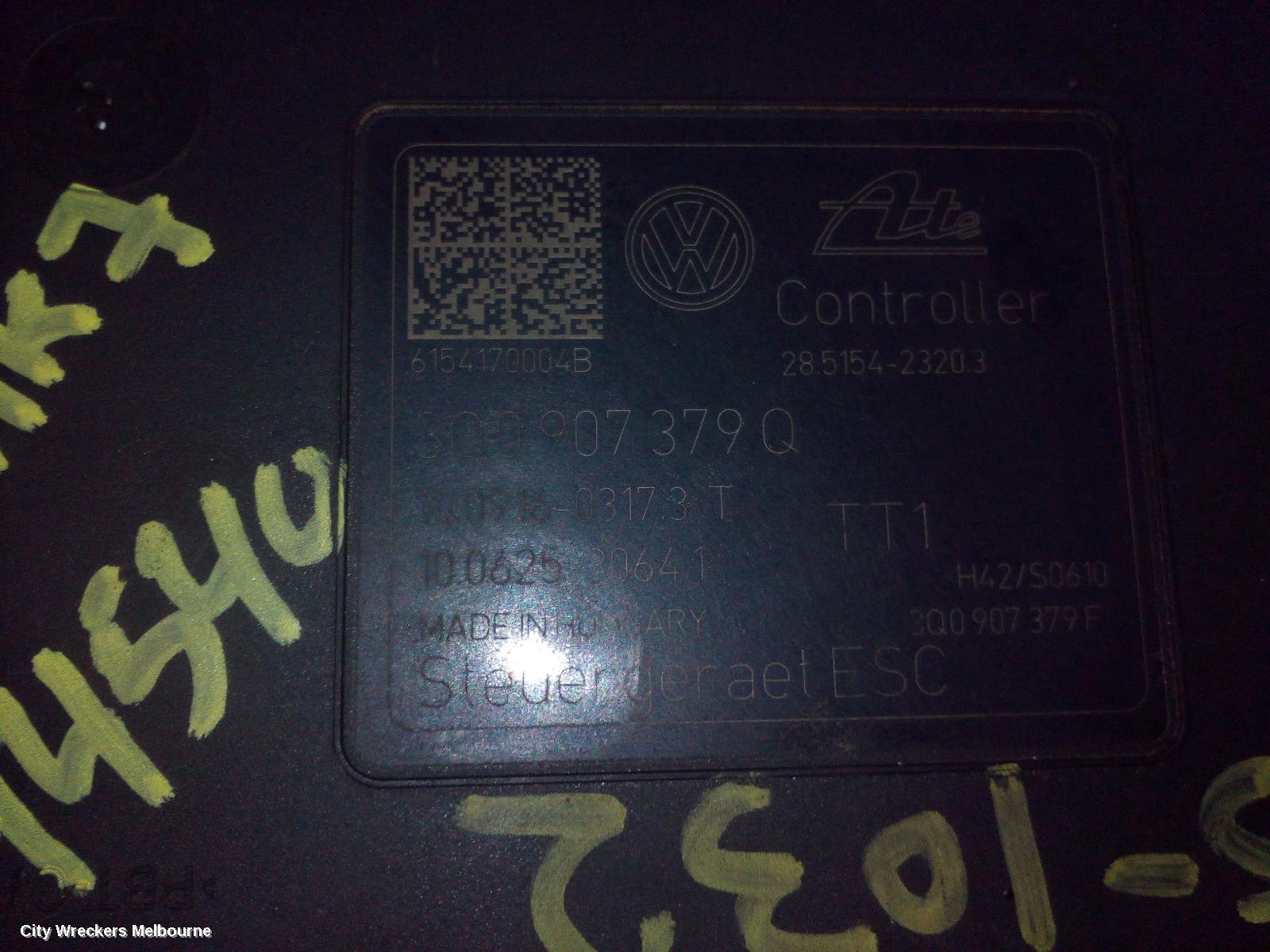VOLKSWAGEN GOLF ABS PUMP/MODULATOR, GEN 7, ON MOTOR P/N 3Q0614517Q, 03/2013 ONWARDS