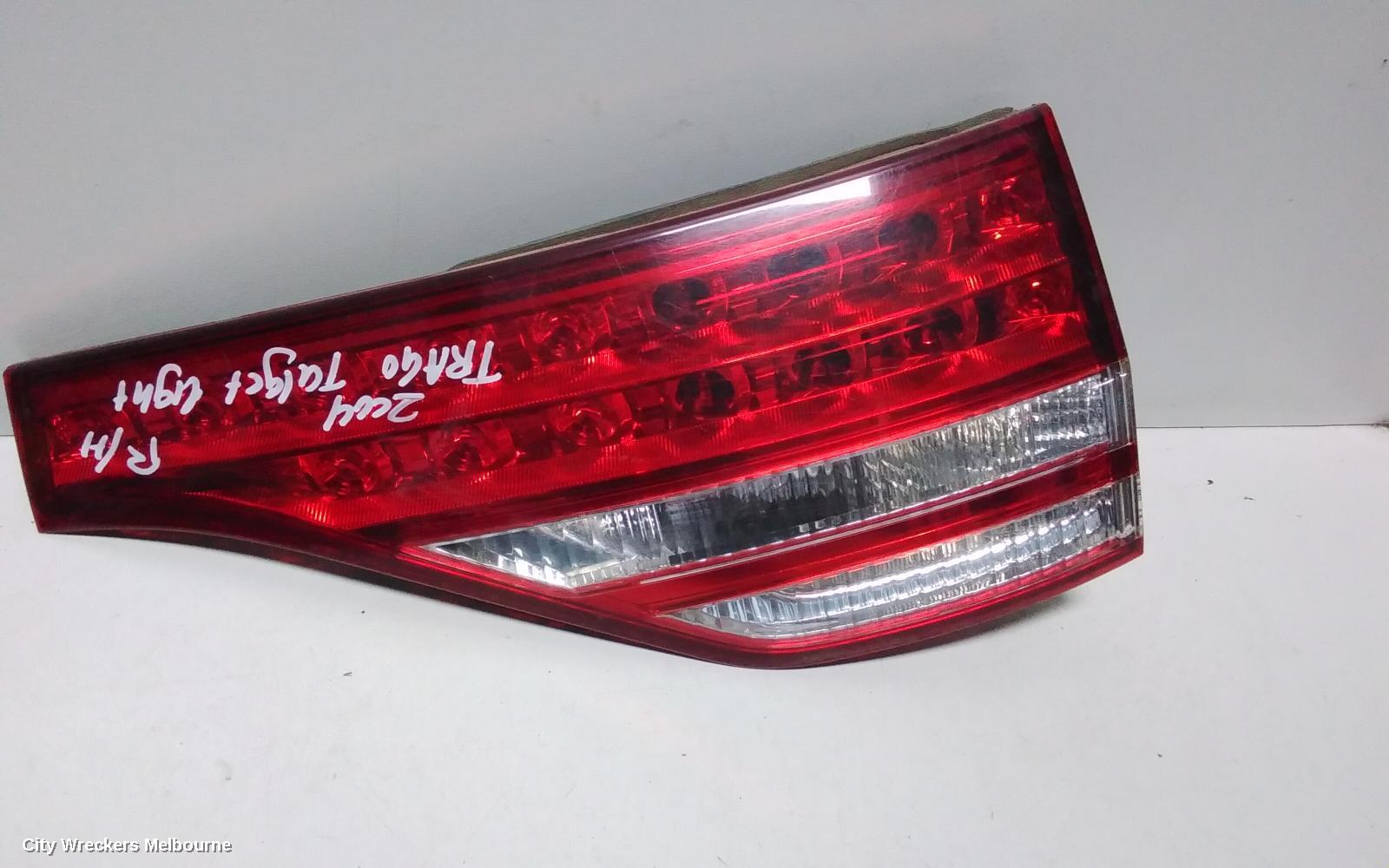 TOYOTA TARAGO REAR GARNISH, TAILGATE LAMP (RH SIDE), ACR50R, 03/2006 - 12/2008