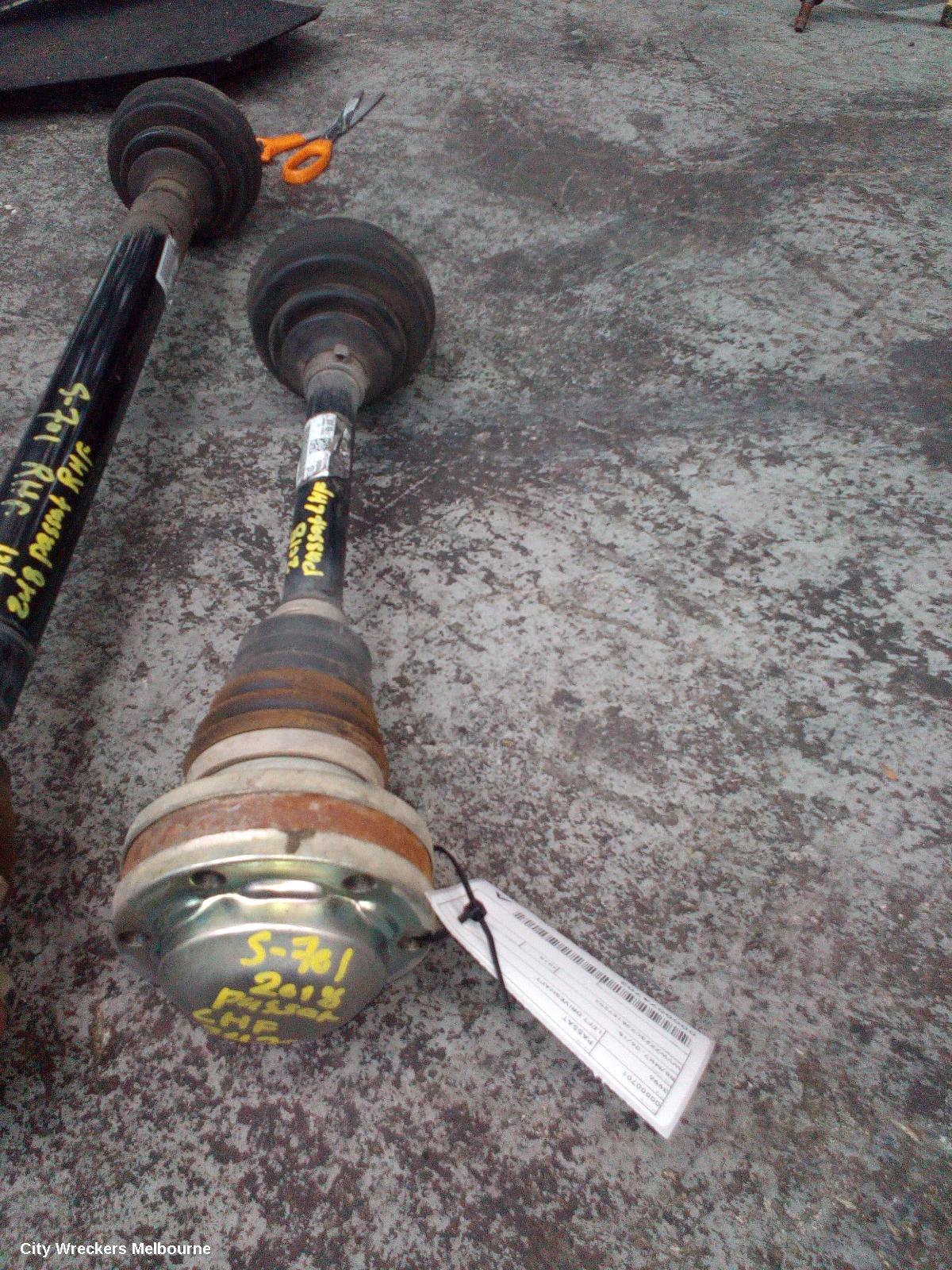VOLKSWAGEN PASSAT LEFT DRIVESHAFT, FRONT, PETROL, 1.8, TURBO, B8/MK7, 06/2015 - 10/2019