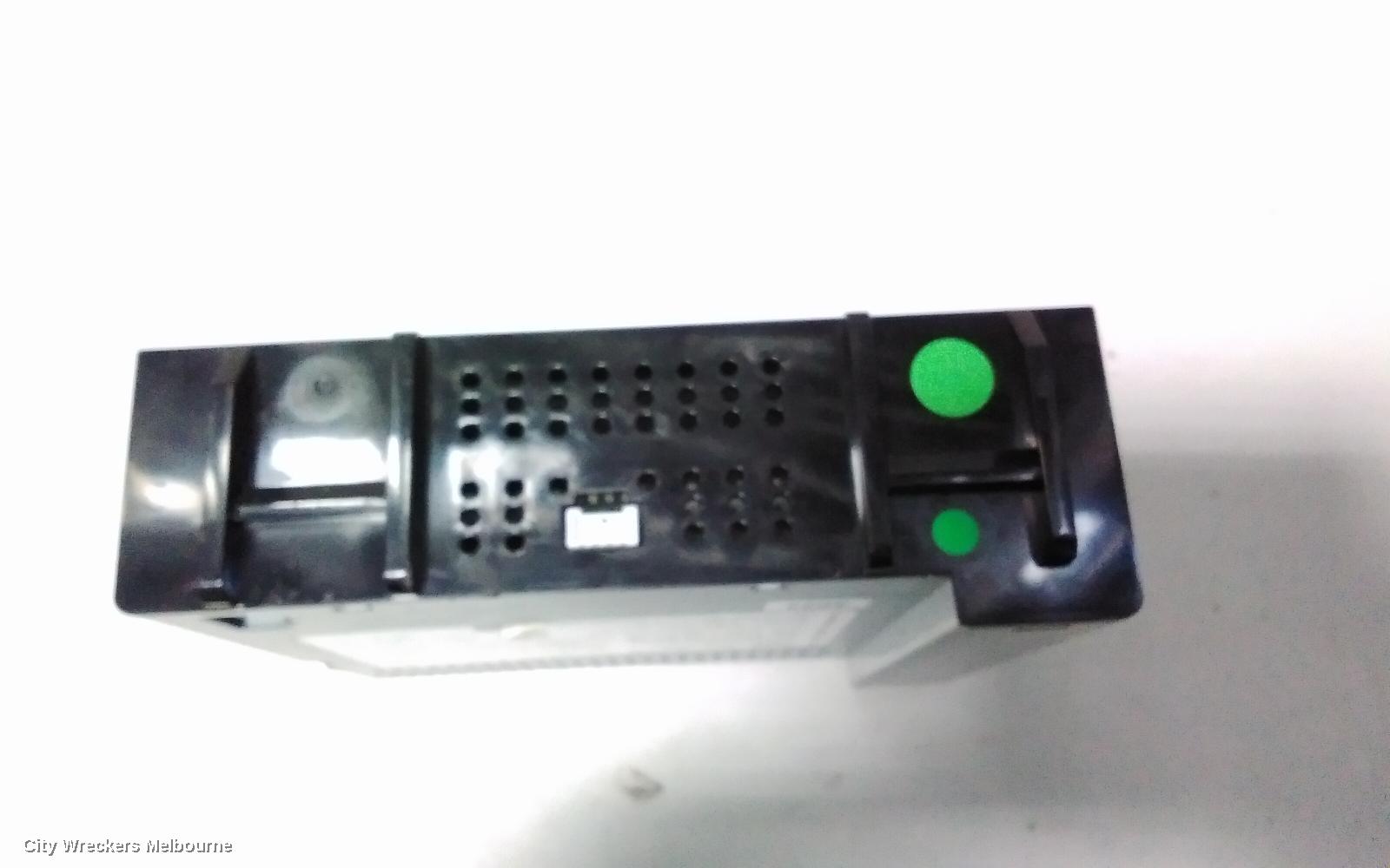 HOLDEN CAPTIVA RADIO/CD/DVD/SAT/TV, DISPLAY UNIT SURROUND ONLY, SAT NAV TYPE, LTZ, CG, 10/2015 - 06/2018