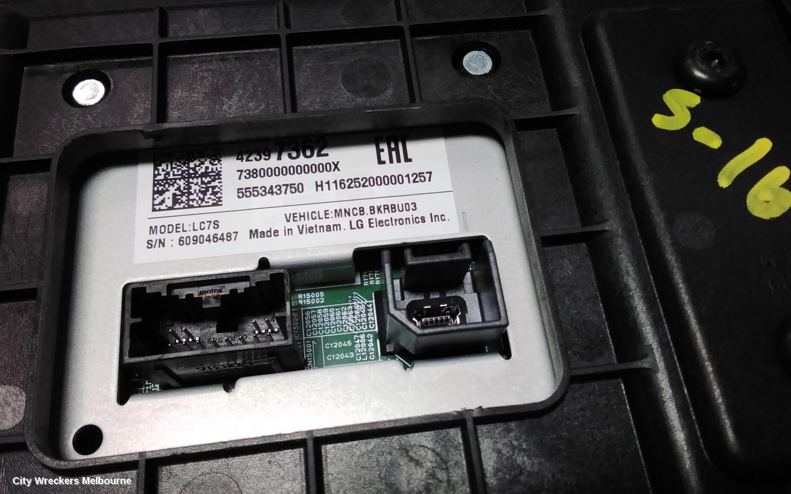 HOLDEN CAPTIVA RADIO/CD/DVD/SAT/TV, DISPLAY UNIT SURROUND ONLY, SAT NAV TYPE, LTZ, CG, 10/2015 - 06/2018
