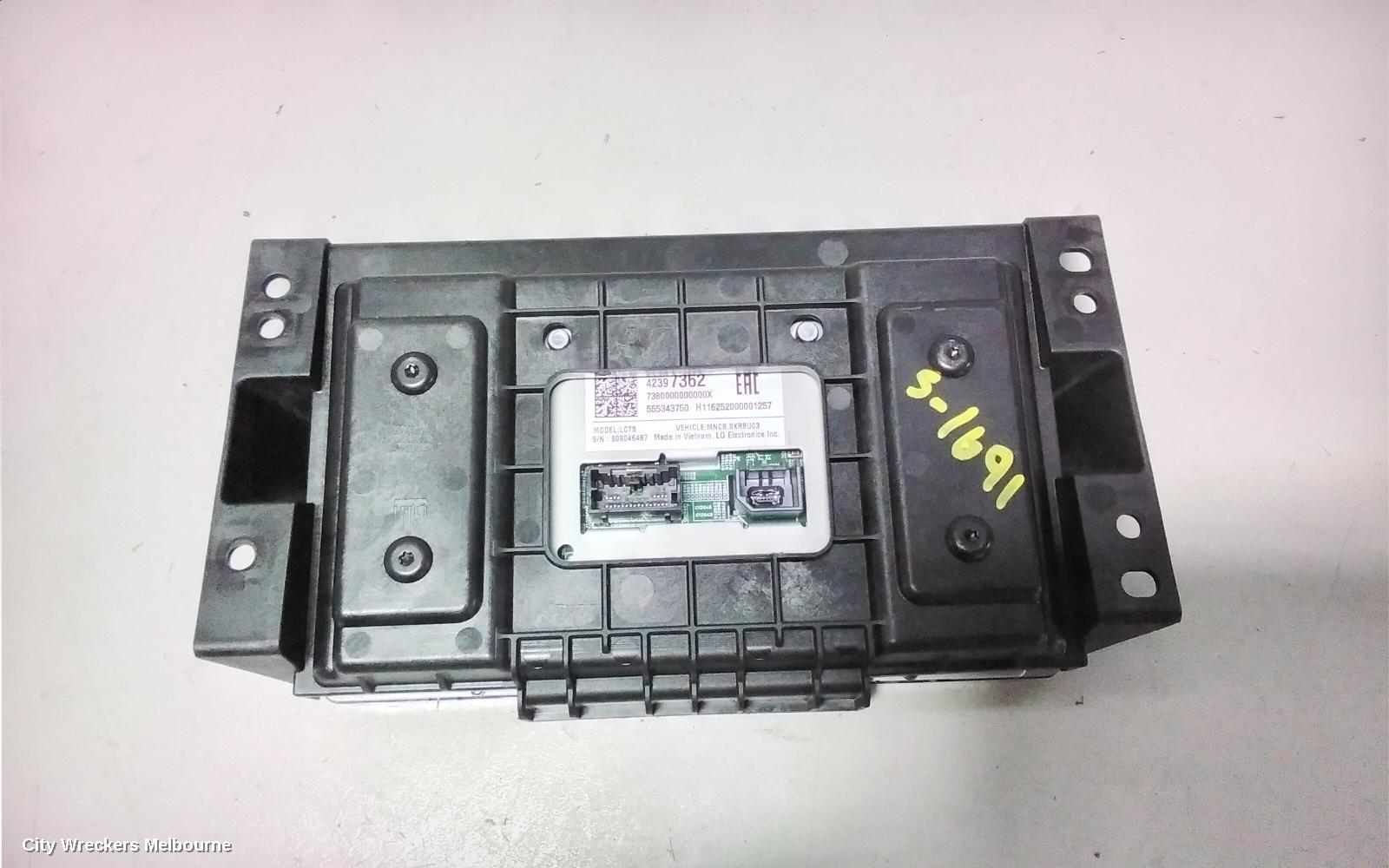 HOLDEN CAPTIVA RADIO/CD/DVD/SAT/TV, DISPLAY UNIT SURROUND ONLY, SAT NAV TYPE, LTZ, CG, 10/2015 - 06/2018