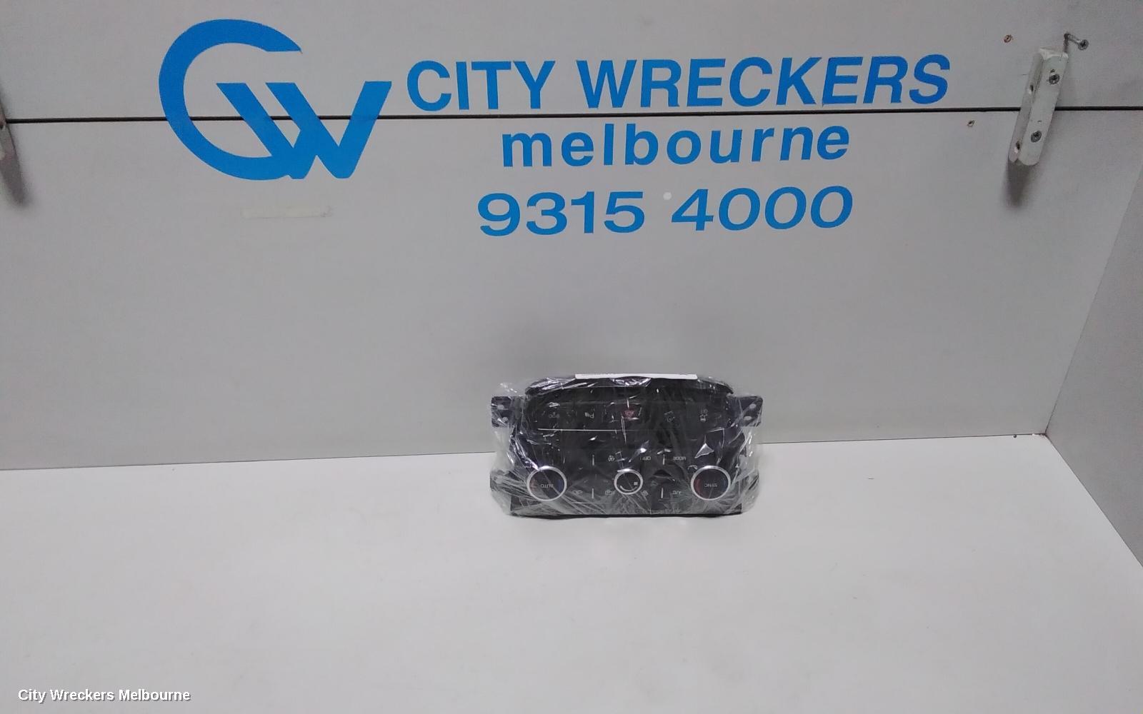 HOLDEN CAPTIVA HEATER/AC CONTROLS, DUAL ZONE CLIMATE CONTROL TYPE, W/ PARK ASSIST BUTTON TYPE, CG, 01/2014 - 06/2018