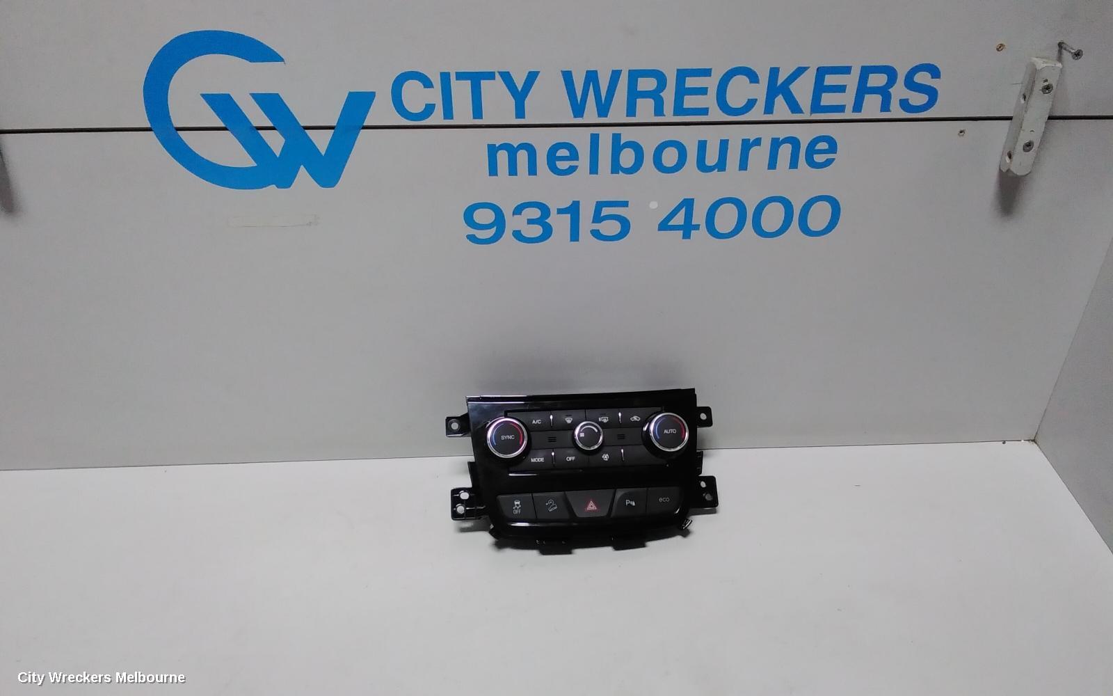 HOLDEN CAPTIVA HEATER/AC CONTROLS, DUAL ZONE CLIMATE CONTROL TYPE, W/ PARK ASSIST BUTTON TYPE, CG, 01/2014 - 06/2018