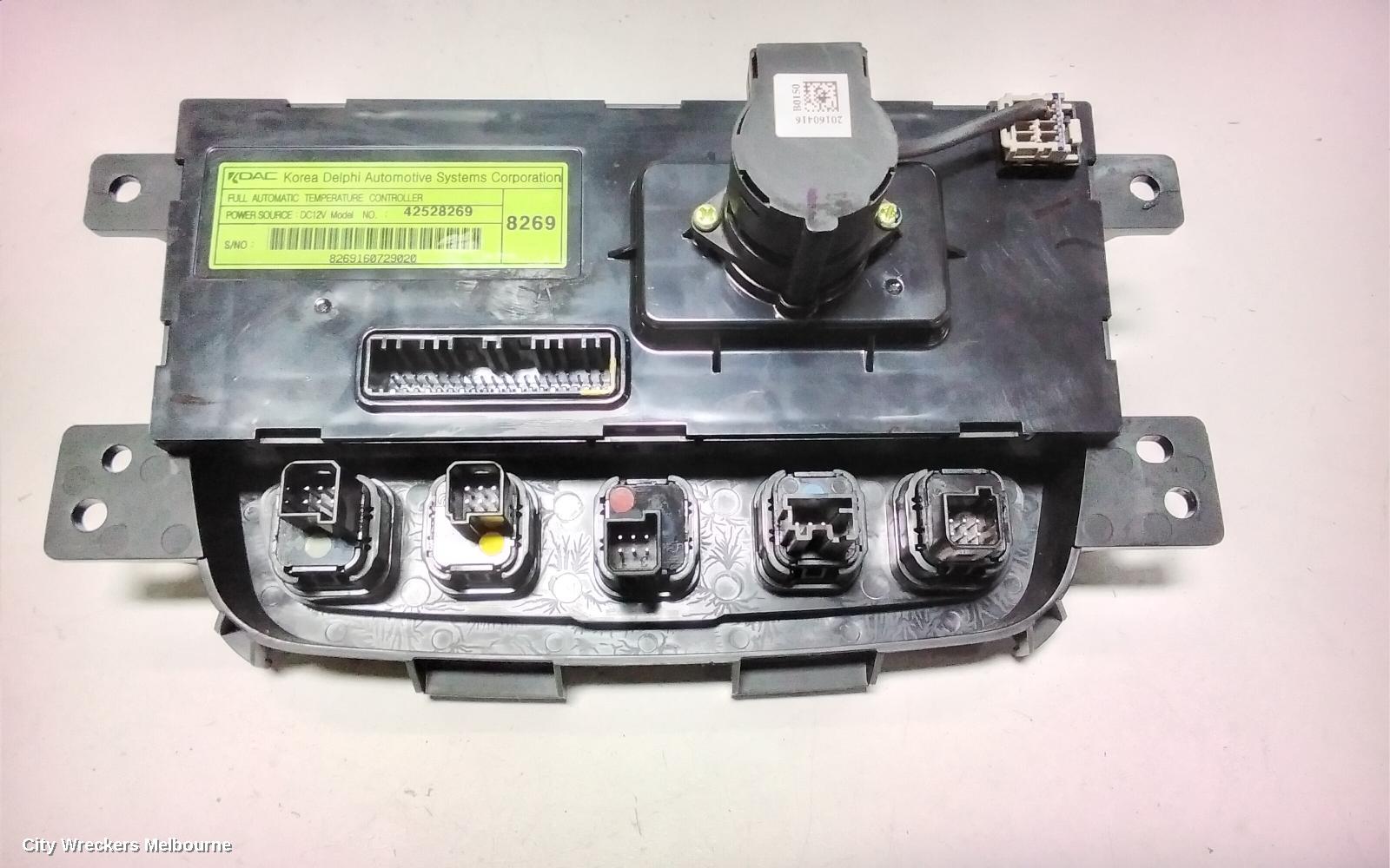 HOLDEN CAPTIVA HEATER/AC CONTROLS, DUAL ZONE CLIMATE CONTROL TYPE, W/ PARK ASSIST BUTTON TYPE, CG, 01/2014 - 06/2018