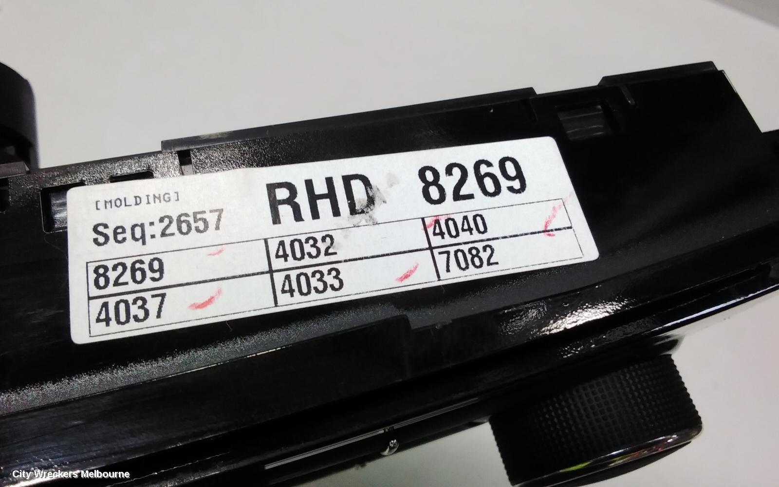 HOLDEN CAPTIVA HEATER/AC CONTROLS, DUAL ZONE CLIMATE CONTROL TYPE, W/ PARK ASSIST BUTTON TYPE, CG, 01/2014 - 06/2018