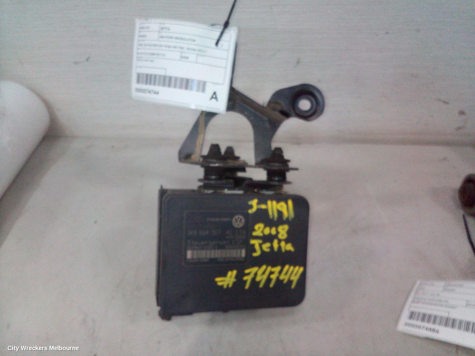 VOLKSWAGEN JETTA ABS PUMP/MODULATOR, 1KM, ON MOTOR P/N 1K0614517AC, 02/2006 - 07/2011