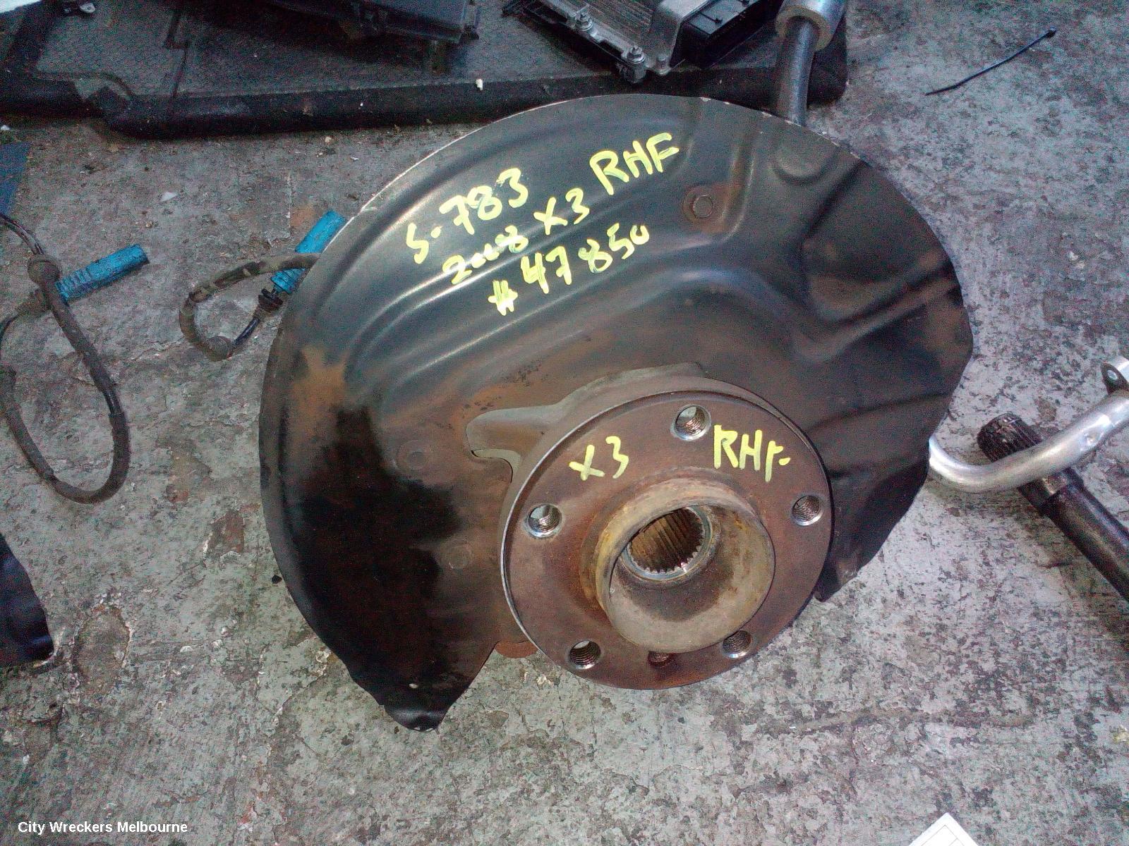 BMW X3 RIGHT FRONT HUB ASSEMBLY, E83, 06/2004 - 11/2010