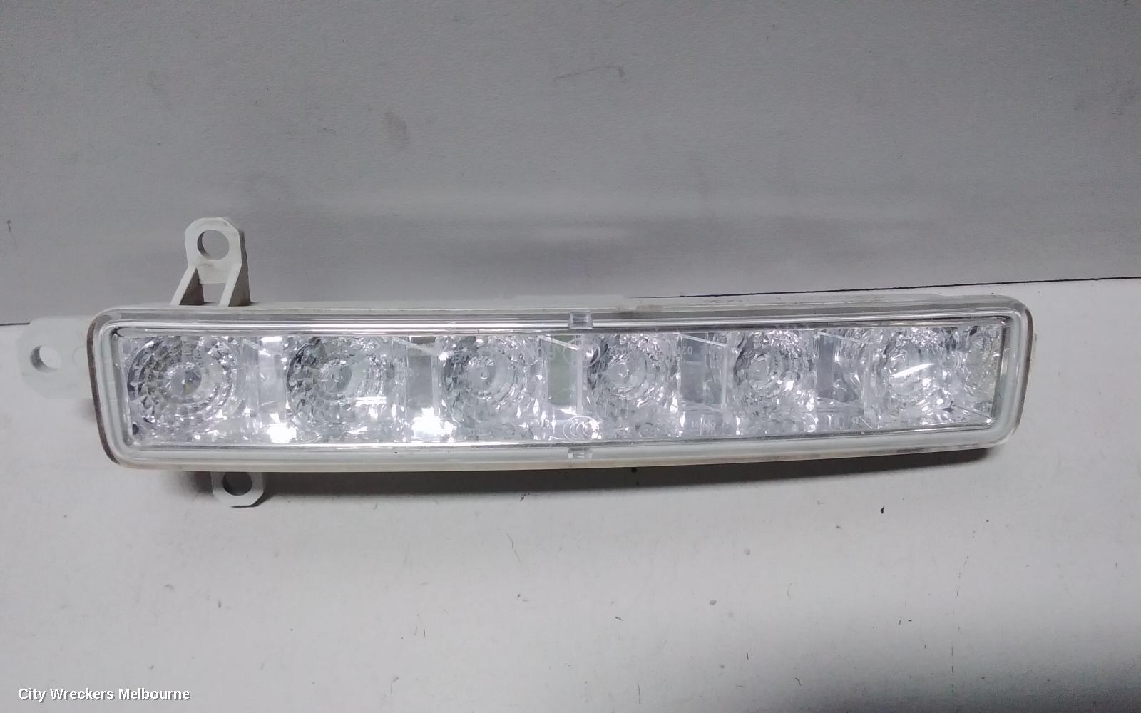 PEUGEOT 308 LEFT INDICATOR/FOG/SIDE, DAYTIME RUNNING LAMP, PALE SILVER TYPE, T9, ACCESS/ACTIVE, 10/2014 - 02/2015