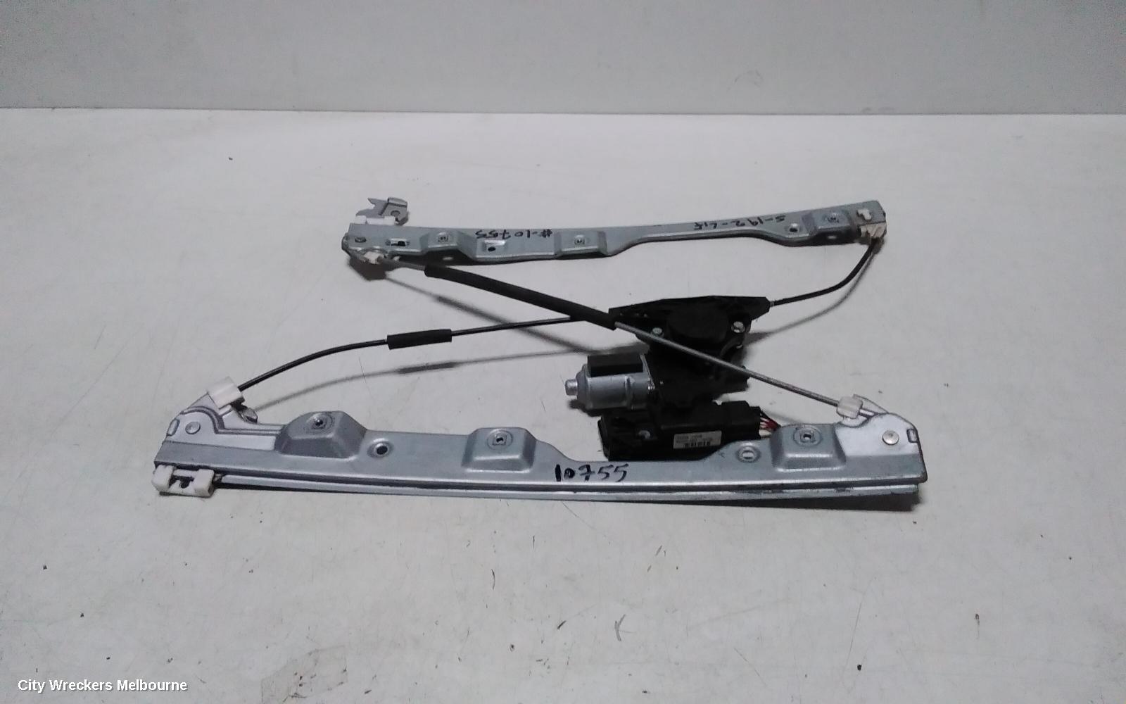 RENAULT KALEOS LEFT FRONT WINDOW REG/MOTOR, H45, DOOR REG ASSY (REG AND MOTOR), 09/2013 - 04/2016