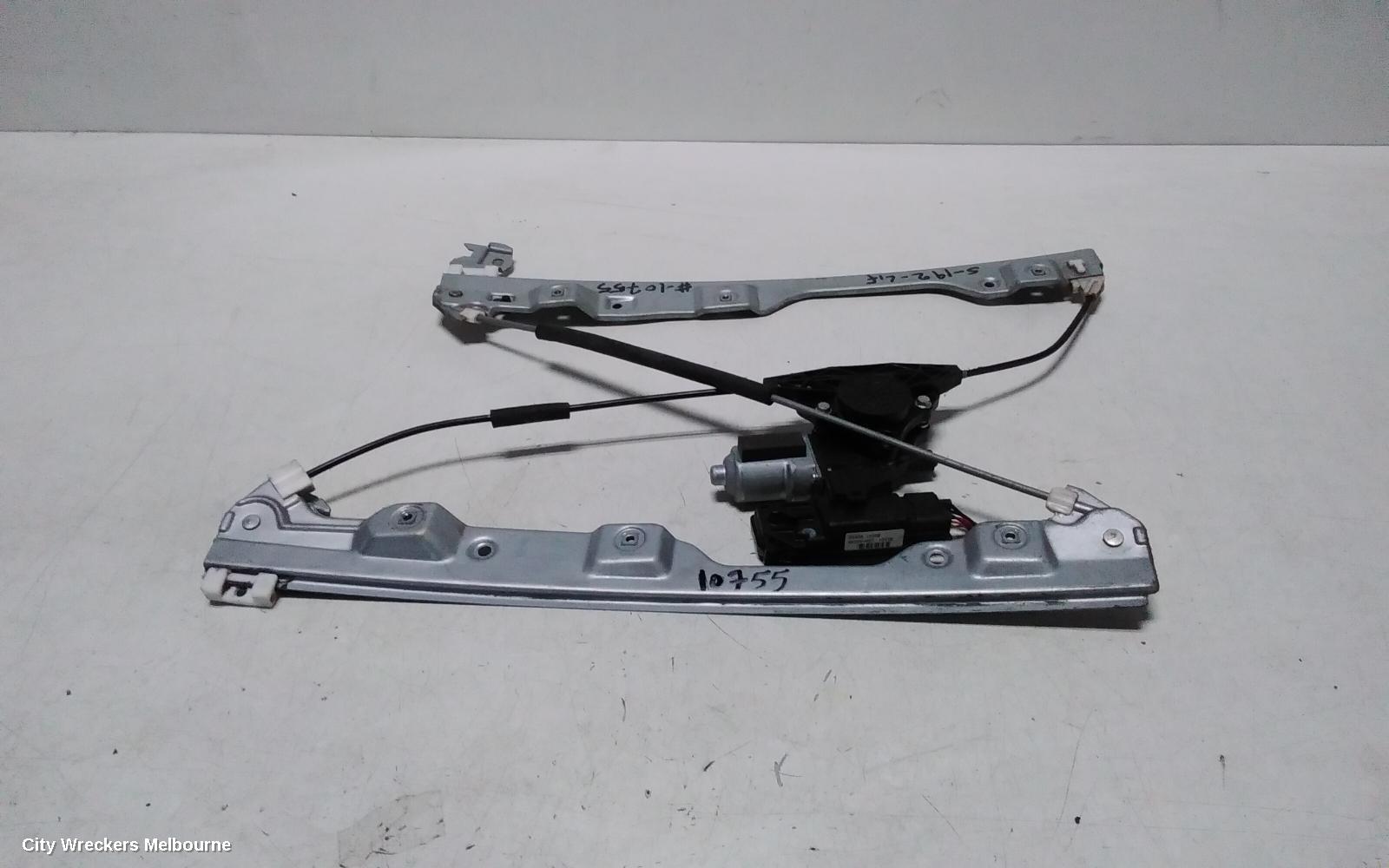 RENAULT KALEOS LEFT FRONT WINDOW REG/MOTOR, H45, DOOR REG ASSY (REG AND MOTOR), 09/2013 - 04/2016