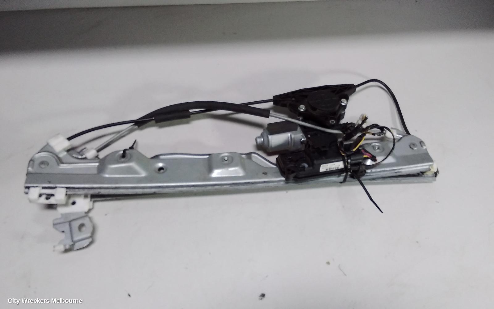 RENAULT KALEOS LEFT FRONT WINDOW REG/MOTOR, H45, DOOR REG ASSY (REG AND MOTOR), 09/2013 - 04/2016