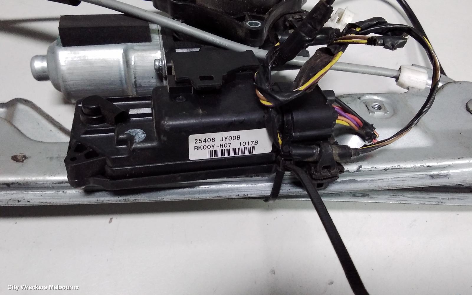 RENAULT KALEOS LEFT FRONT WINDOW REG/MOTOR, H45, DOOR REG ASSY (REG AND MOTOR), 09/2013 - 04/2016