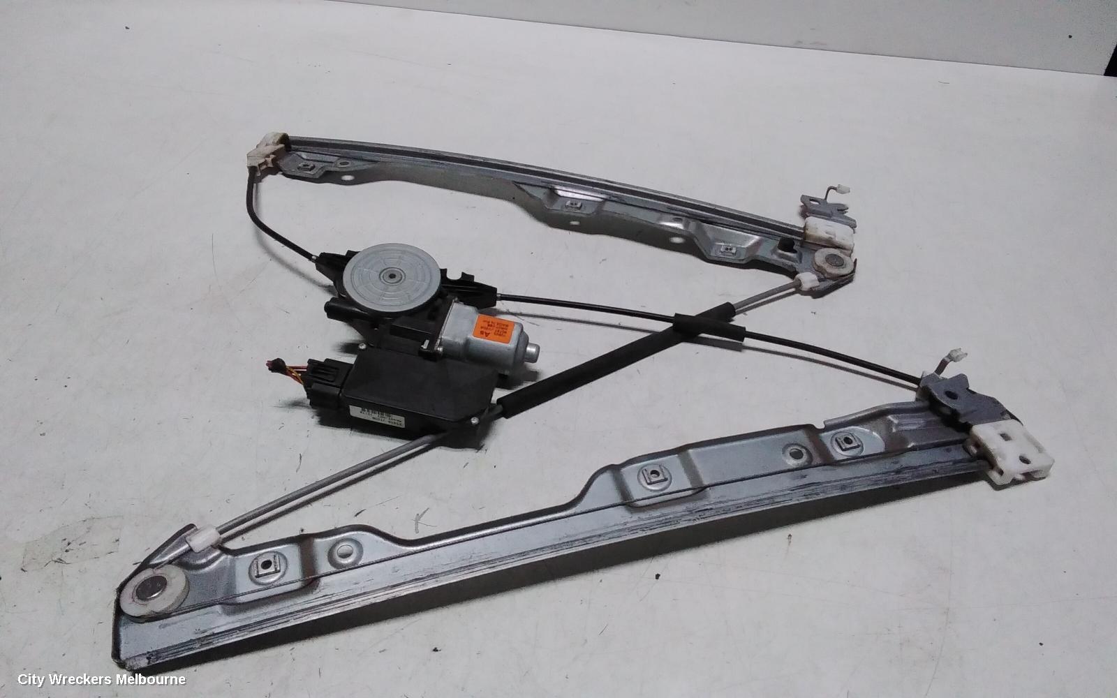 RENAULT KALEOS LEFT FRONT WINDOW REG/MOTOR, H45, DOOR REG ASSY (REG AND MOTOR), 09/2013 - 04/2016