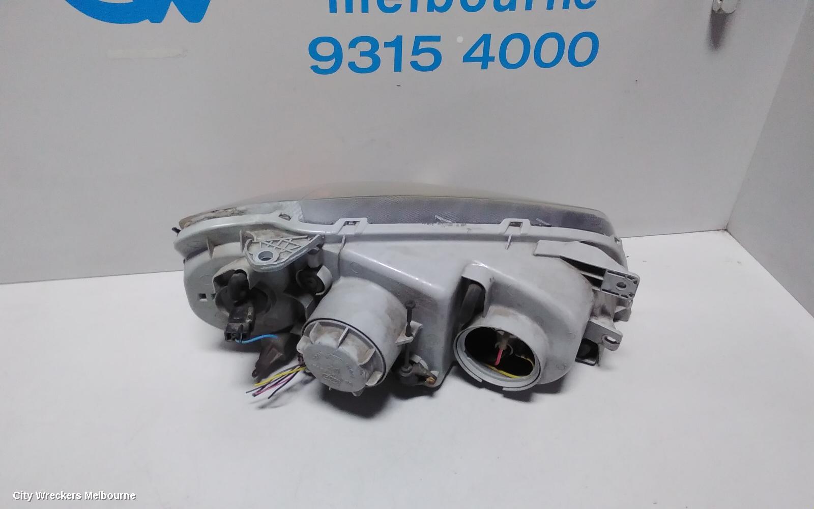 HYUNDAI GRANDEUR LEFT HEADLAMP, XG, BLACK INSERT, 10/1999 - 07/2002