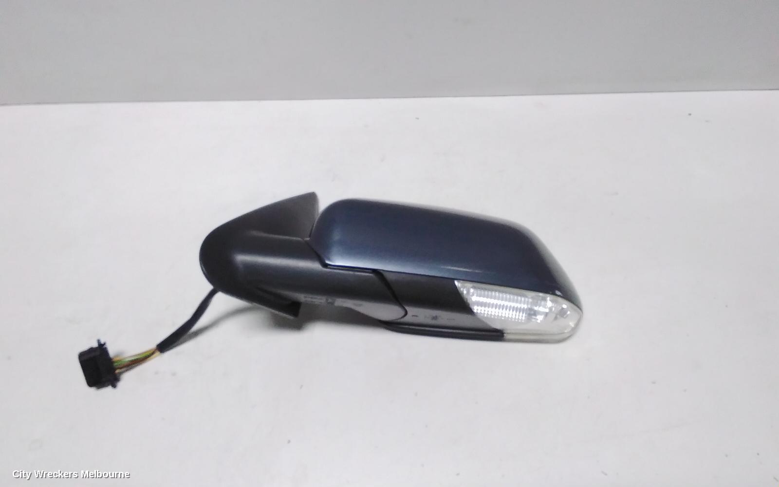 SKODA OCTAVIA LEFT DOOR MIRROR, 1Z, ELEGANCE/SCOUT, MANUAL FOLD, W/ SURROUND LIGHT TYPE (6XN), 01/2004 - 01/2009