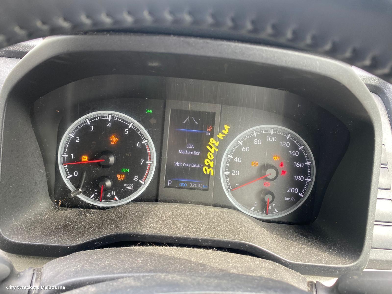 TOYOTA HIACE INSTRUMENT CLUSTER, PETROL, AUTO T/M, 300 SERIES, 04/2019 - 12/2021