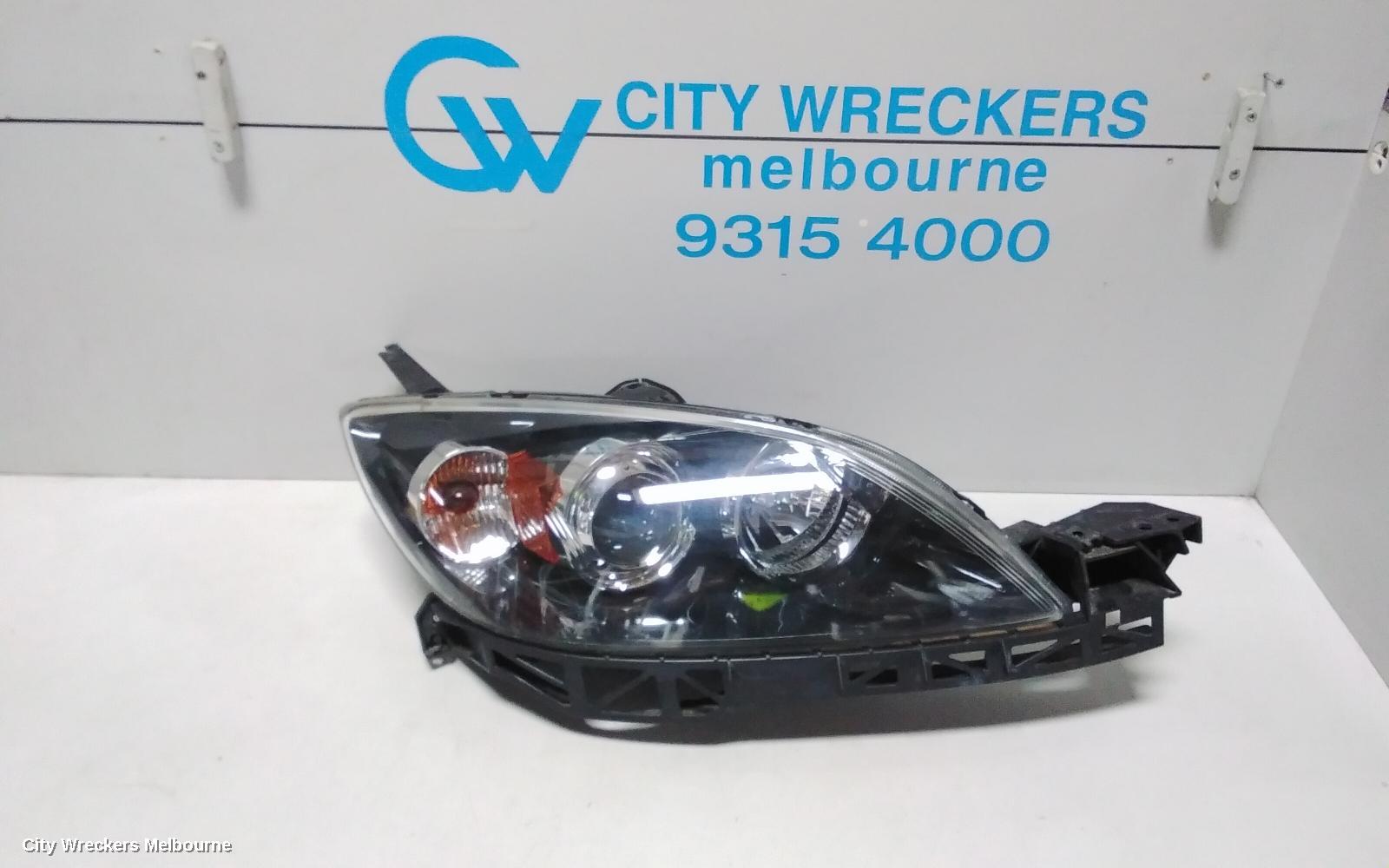 MAZDA 3 RIGHT HEADLAMP, BK, HATCH, NON HID, MANUAL ADJUST TYPE, 10/2003 - 04/2009