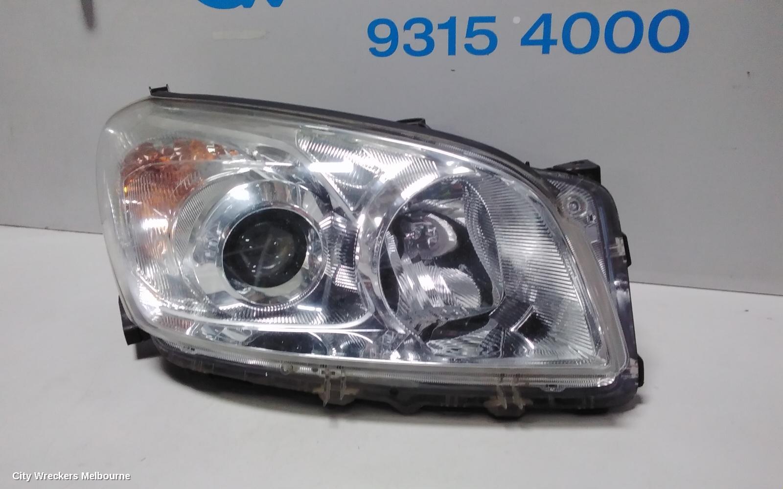 TOYOTA RAV4 RIGHT HEADLAMP, ACA33, 08/2008 - 11/2012