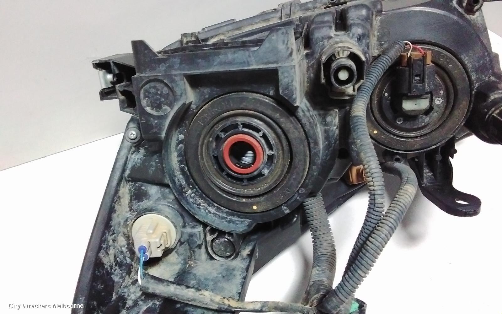 TOYOTA RAV4 RIGHT HEADLAMP, ACA33, 08/2008 - 11/2012