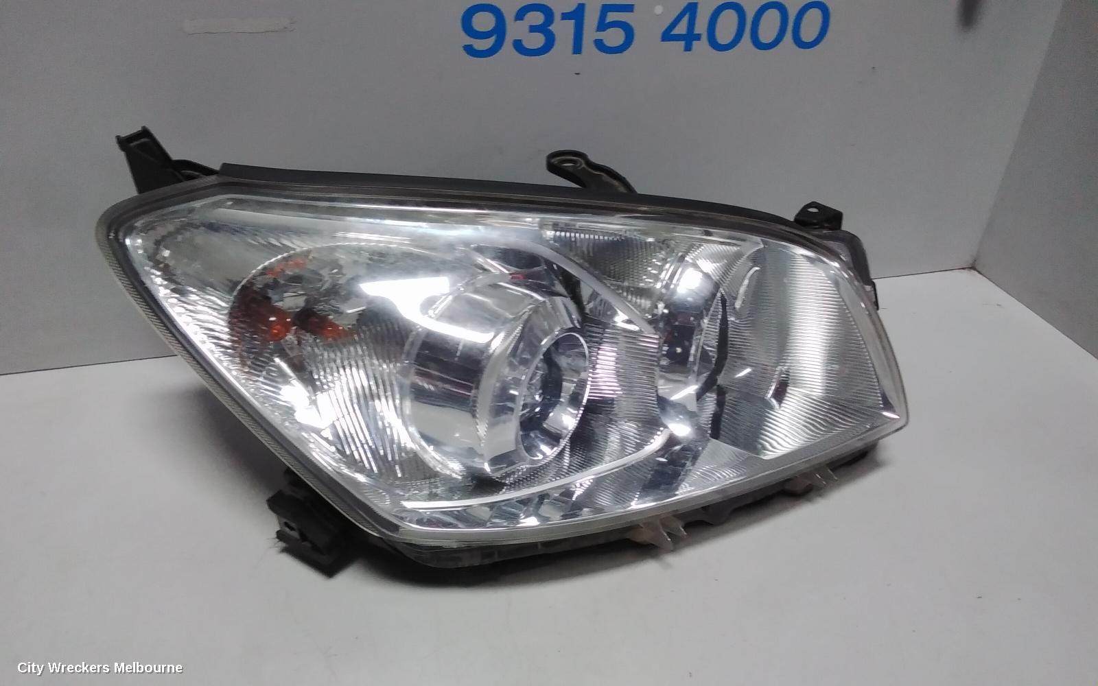 TOYOTA RAV4 RIGHT HEADLAMP, ACA33, 08/2008 - 11/2012