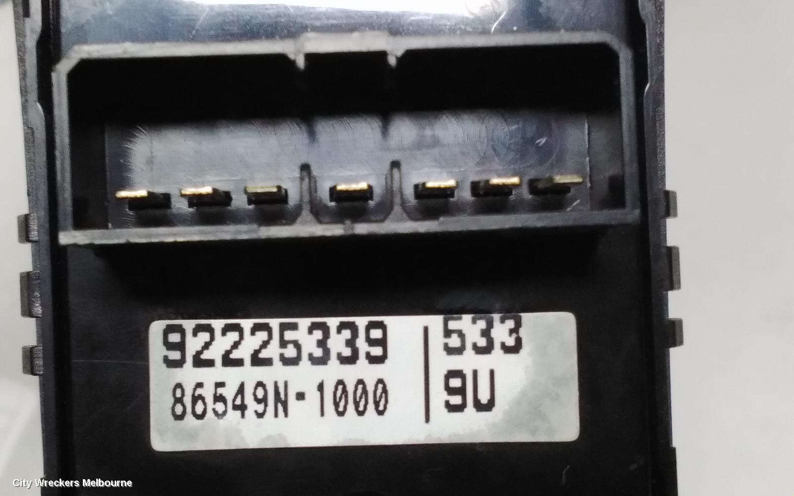 HOLDEN COMMODORE PWR DR WIND SWITCH, FRONT CENTRE MASTERSWITCH, 4 DOOR, BLACK, VE, 08/2006 - 04/2013