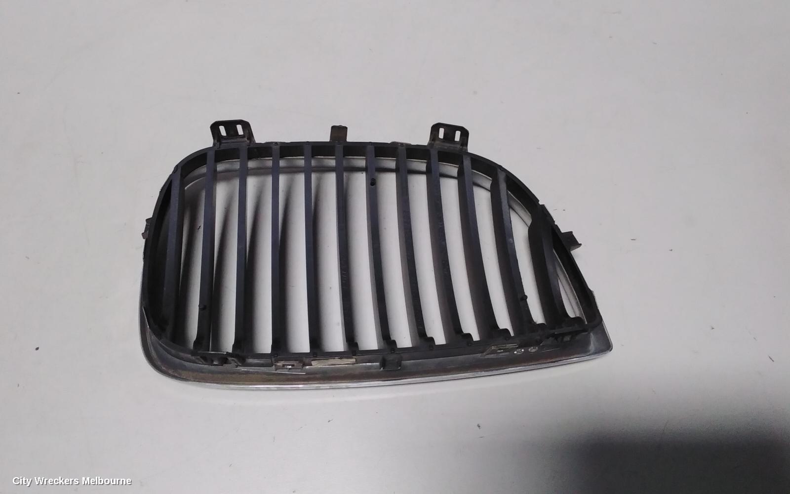 BMW 1 SERIES GRILLE, RADIATOR GRILLE (LH SIDE), E87, HATCH, CHROME, 10/2004 - 09/2011