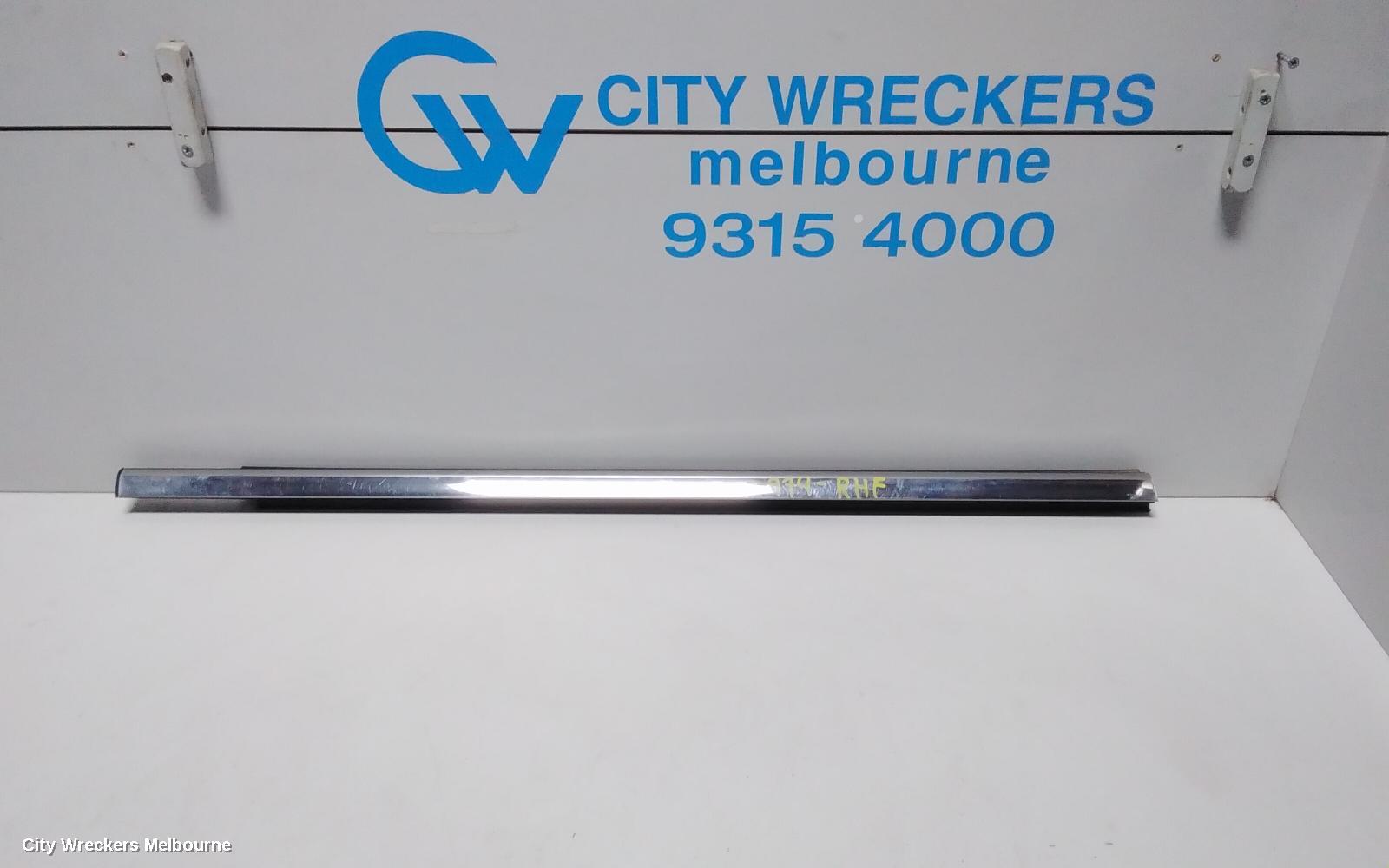 JEEP GRANDCHEROKEE DOOR MOULD, RHF CHROME BELT MOULD: 75237, WK, 10/2010 - 02/2022