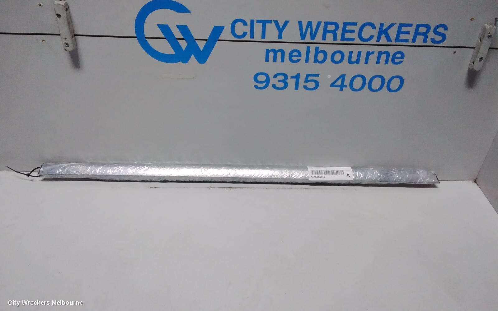JEEP GRANDCHEROKEE DOOR MOULD, LHR CHROME BELT MOULD: 75239, WK, 10/2010 - 02/2022