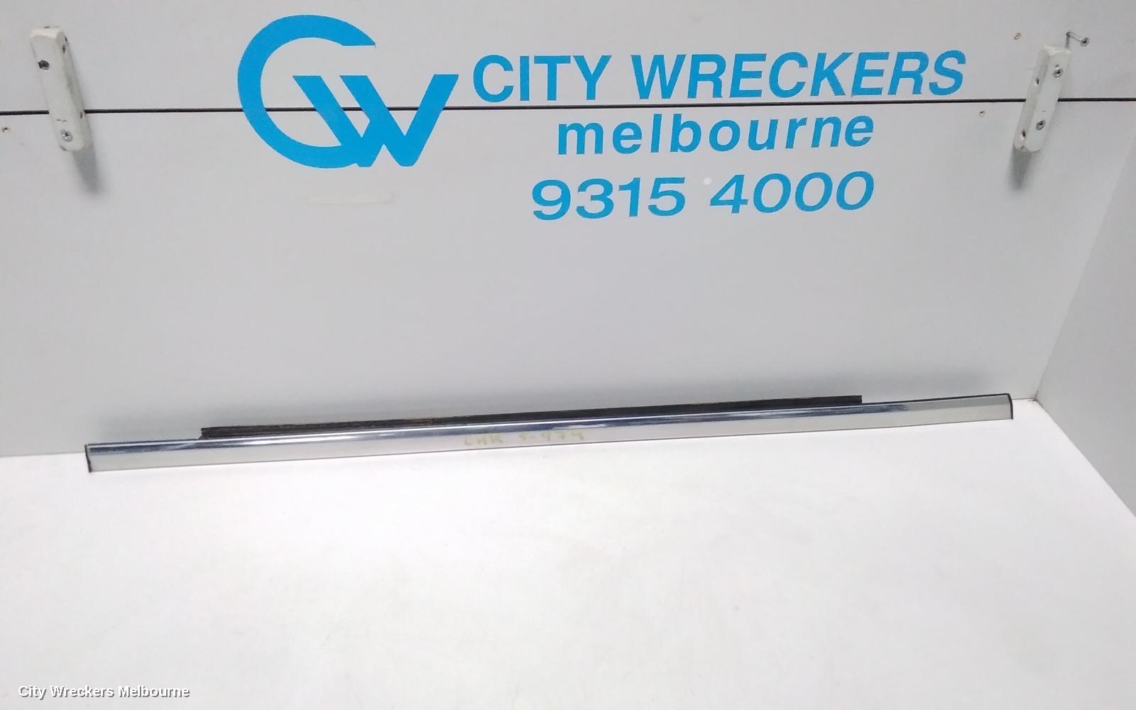JEEP GRANDCHEROKEE DOOR MOULD, LHR CHROME BELT MOULD: 75239, WK, 10/2010 - 02/2022