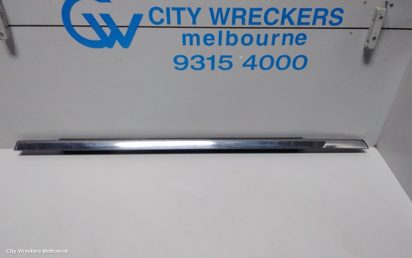 JEEP GRANDCHEROKEE DOOR MOULD, LHR CHROME BELT MOULD: 75239, WK, 10/2010 - 02/2022
