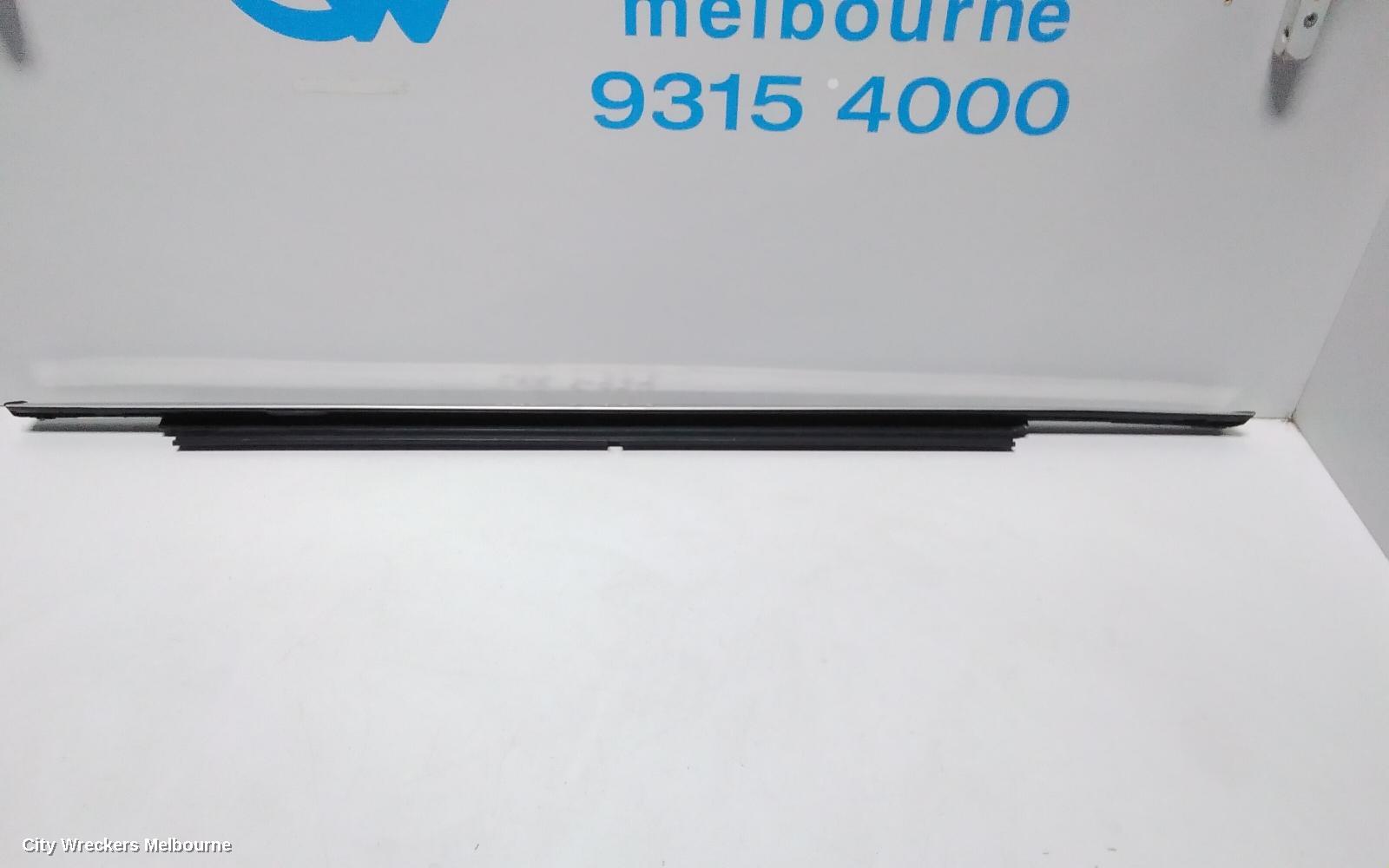 JEEP GRANDCHEROKEE DOOR MOULD, LHR CHROME BELT MOULD: 75239, WK, 10/2010 - 02/2022