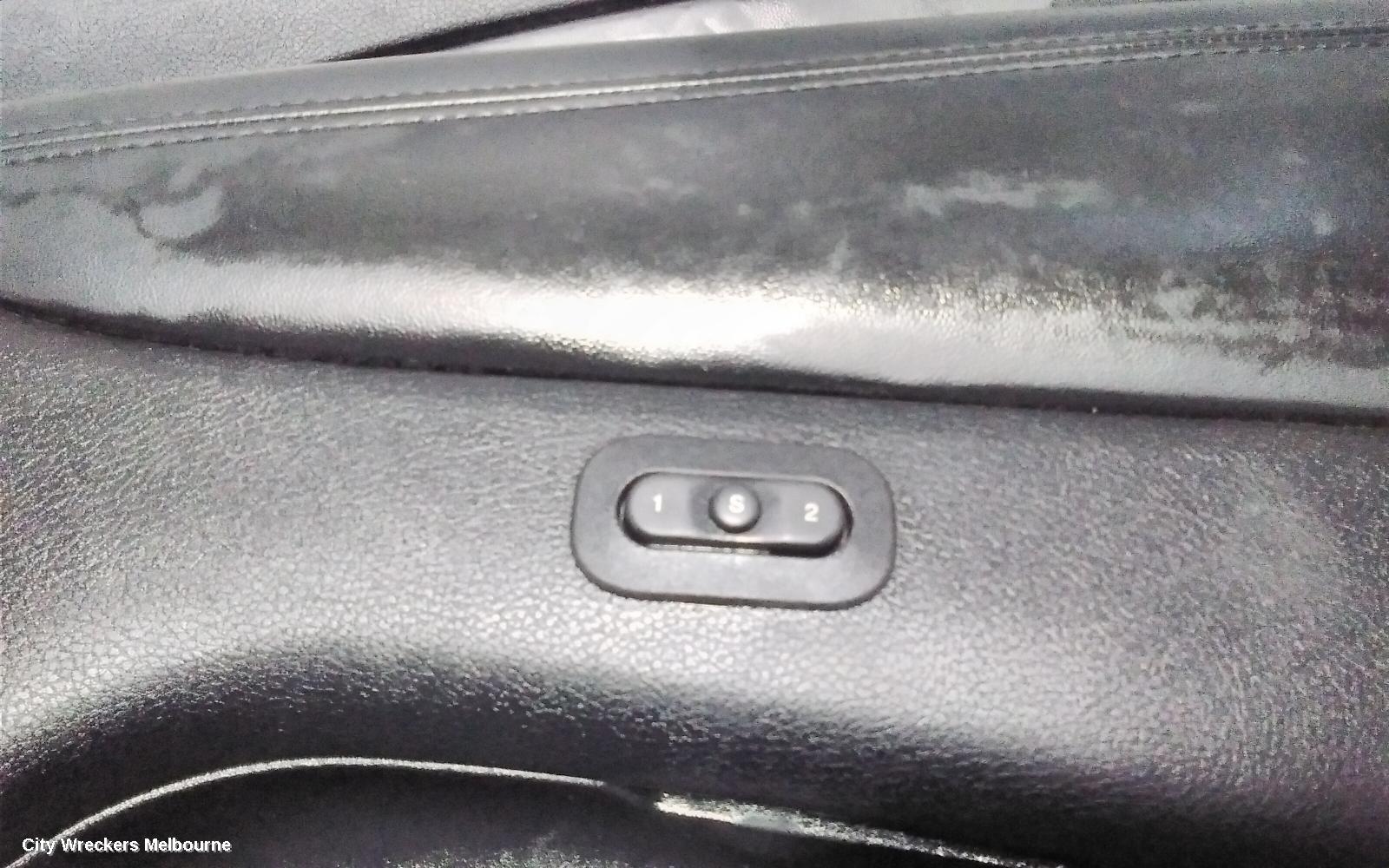 JEEP GRANDCHEROKEE DOOR TRIM, RH FRONT, WK, LEATHER, 10/2010 ONWARDS