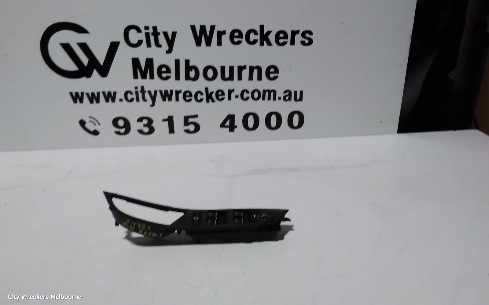 FORD FOCUS PWR DR WIND SWITCH, RH FRONT (MASTER SWITCH), LW, MANUAL FOLD, NON CHROME INSERT TYPE, 05/2011 - 08/2015