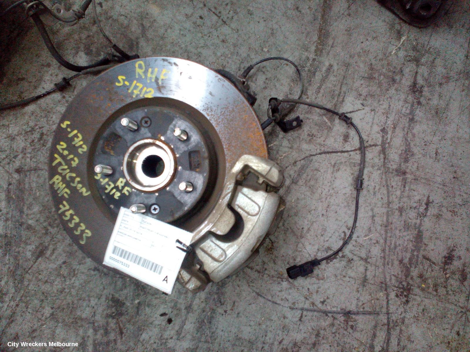 HYUNDAI TUCSON RIGHT FRONT HUB ASSEMBLY, TL, FWD, 07/2015 - 06/2018