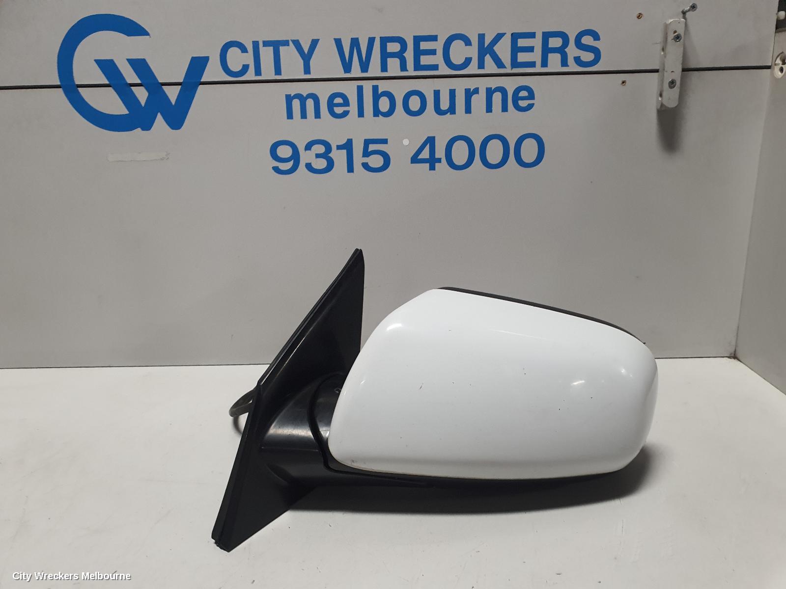 NISSAN XTRAIL LEFT DOOR MIRROR, T30, 3 WIRE TYPE, 10/2001 - 09/2007