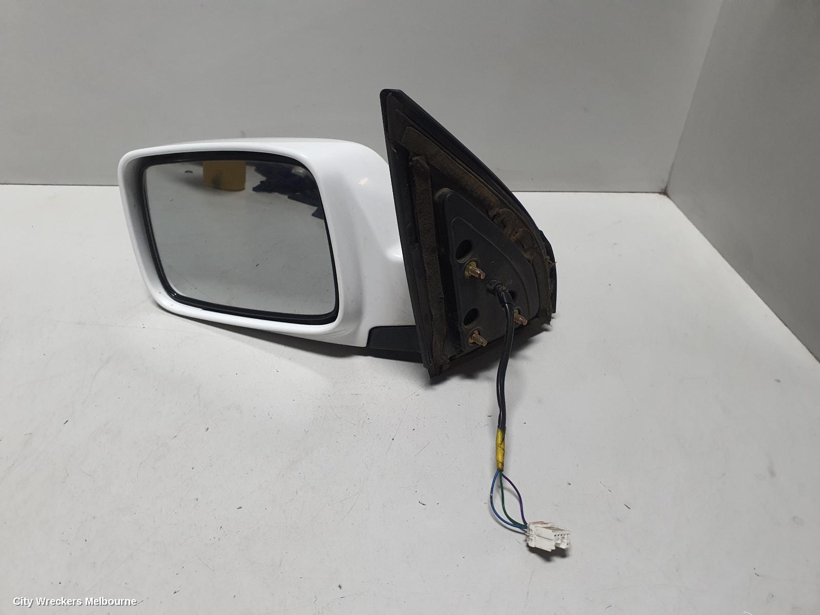 NISSAN XTRAIL LEFT DOOR MIRROR, T30, 3 WIRE TYPE, 10/2001 - 09/2007