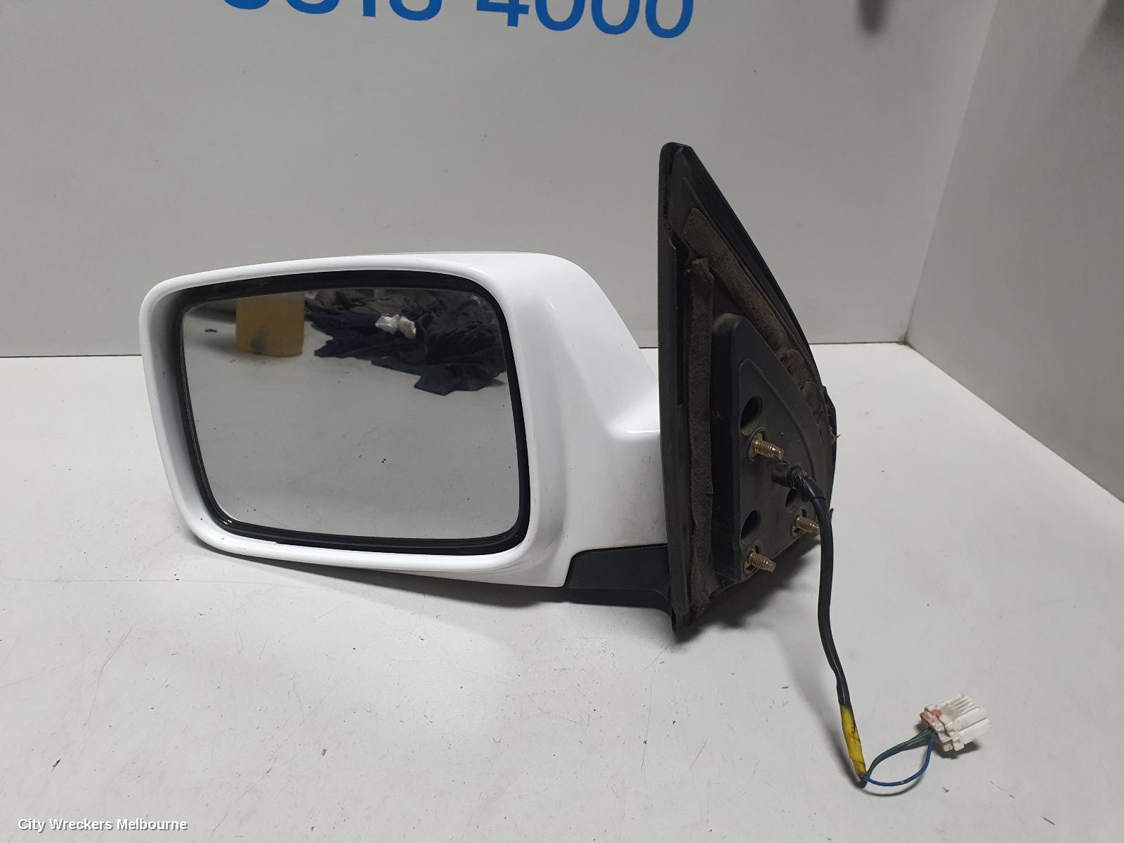 NISSAN XTRAIL LEFT DOOR MIRROR, T30, 3 WIRE TYPE, 10/2001 - 09/2007