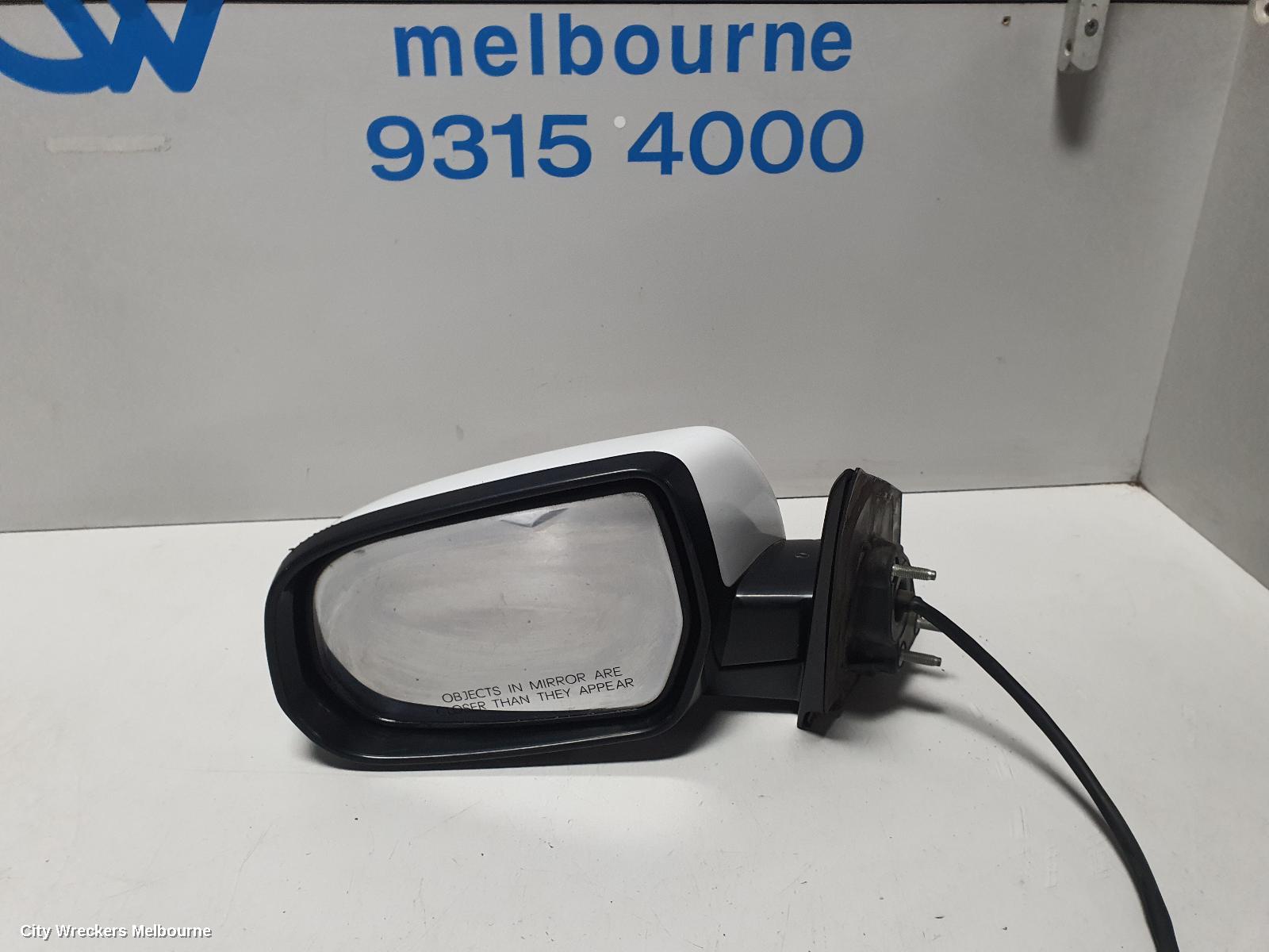 NISSAN XTRAIL LEFT DOOR MIRROR, T30, 3 WIRE TYPE, 10/2001 - 09/2007