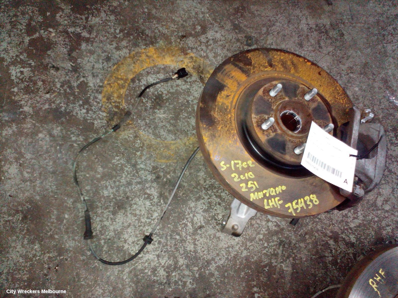 NISSAN MURANO LEFT FRONT HUB ASSEMBLY, Z51, 12/2008 - 12/2014