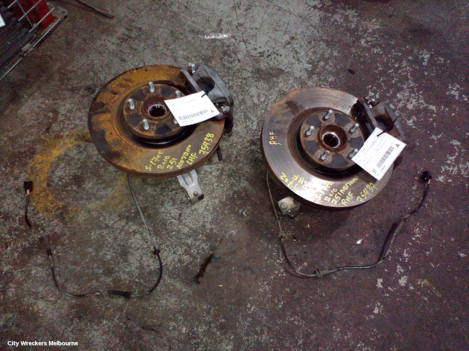 NISSAN MURANO RIGHT FRONT HUB ASSEMBLY, Z51, 12/2008 - 12/2014