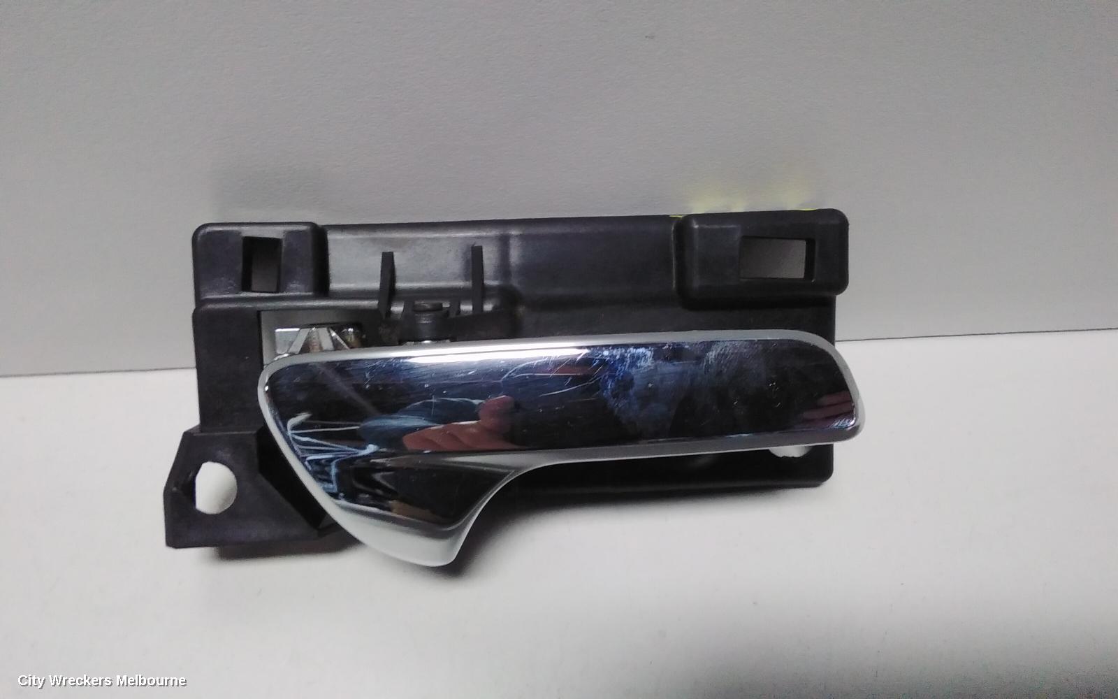 JEEP GRANDCHEROKEE DOOR HANDLE, INNER, RH FRONT, WK, 01/2011 ONWARDS