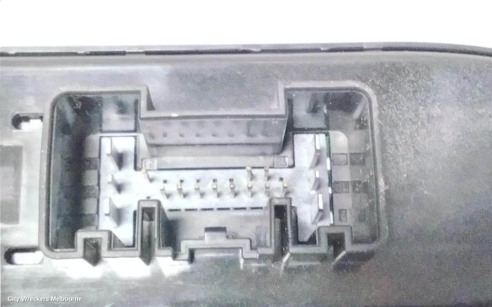 HOLDEN COMMODORE PWR DR WIND SWITCH, RH FRONT (MASTER SWITCH), ZB, HATCH/WAGON, 10/2017 - 12/2020