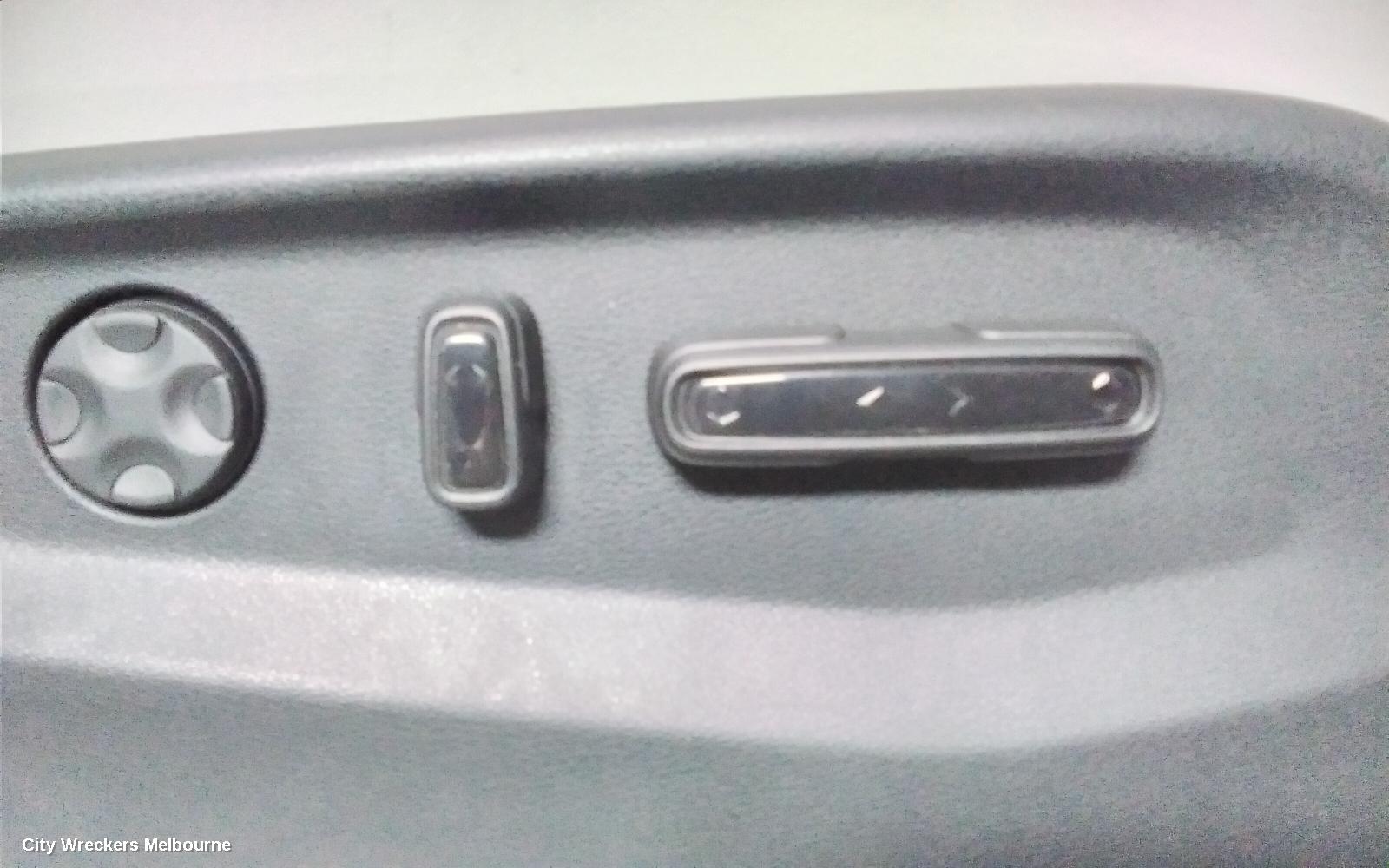 HONDA CRV, RW, 05/2017 - 08/2023, RH SEAT SWITCH : 75681