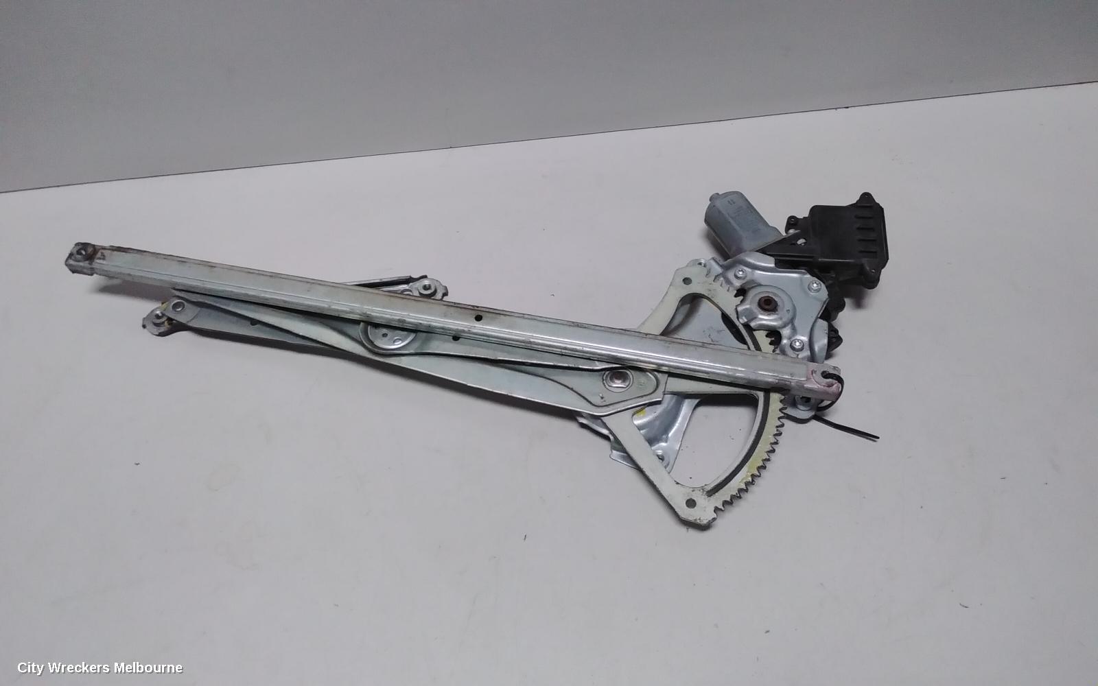 TOYOTA AURION RIGHT FRONT WINDOW REG/MOTOR, POWER, GSV40R, 10/2006 - 03/2012