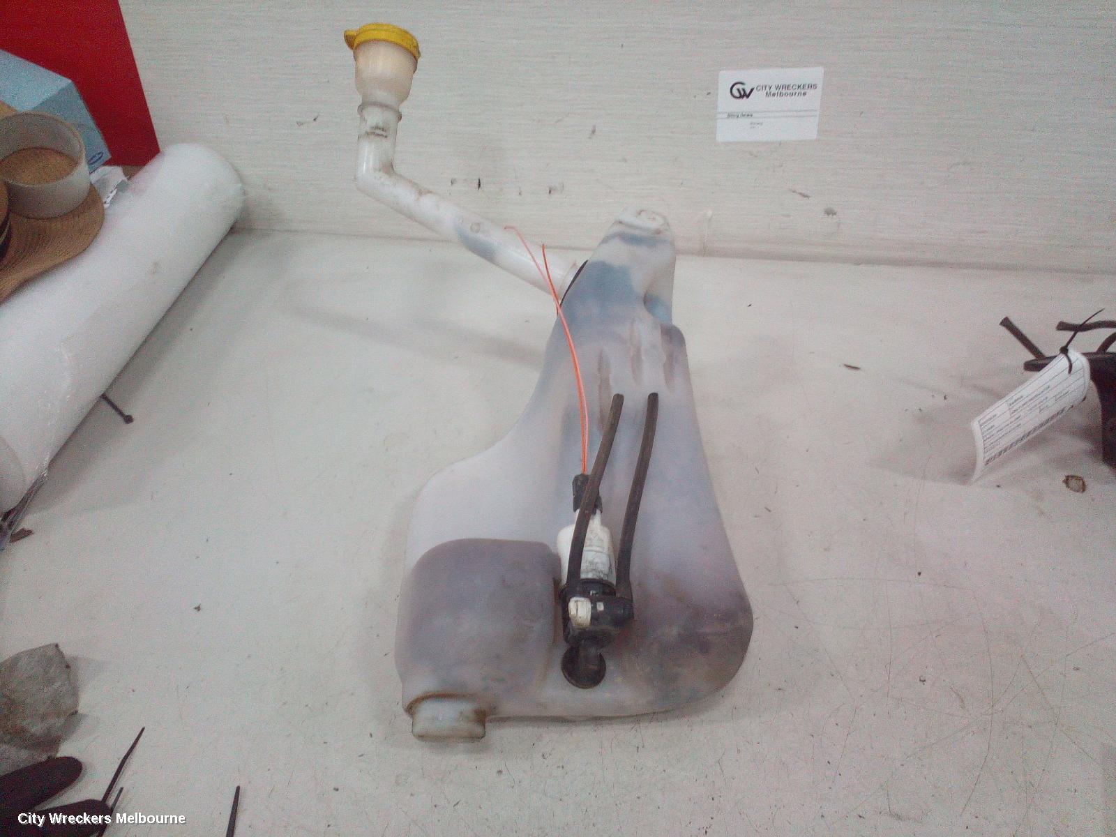 RENAULT MEGANE WASHER BOTTLE, X32/X95/K95, NON H/LAMP WASHER TYPE, 09/2010 - 05/2016