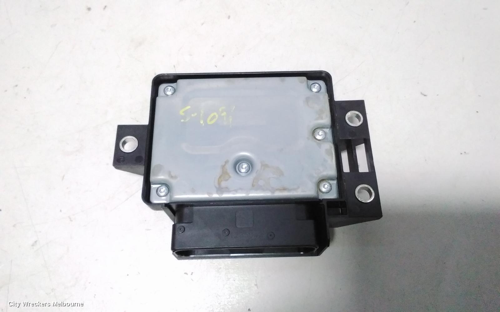 VOLKSWAGEN PASSAT AIRBAG MODULE/SENSOR, MODULE, 3C/MK6 B7, SEDAN, 06/2011 - 09/2012