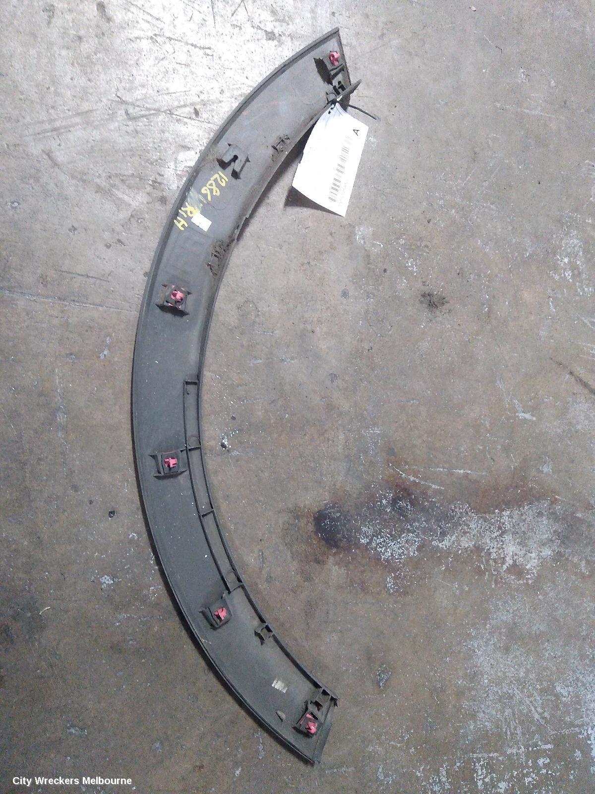 KIA SPORTAGE WHEEL ARCH FLARE, RH FRONT, SL, 05/2010 - 05/2013