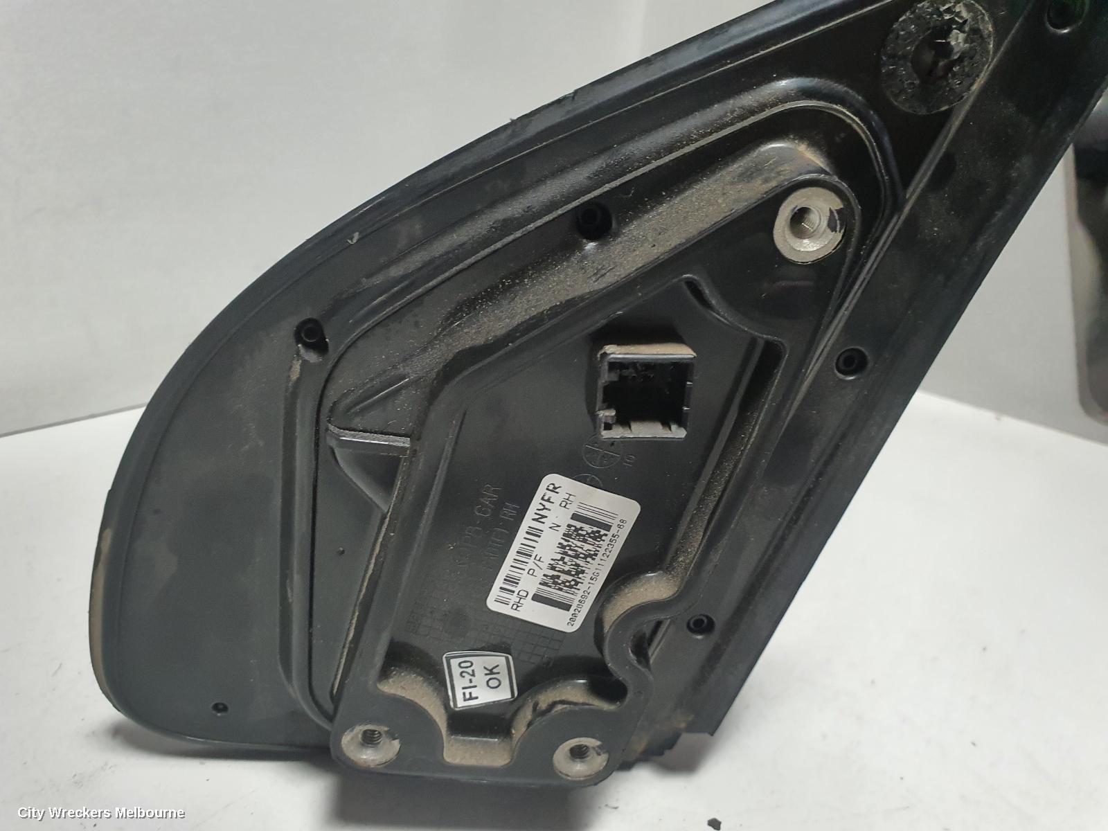 HYUNDAI I30 RIGHT DOOR MIRROR, FD, COLOUR CODED, MANUAL FOLD, NON FLASHER TYPE, 09/2007 - 04/2012