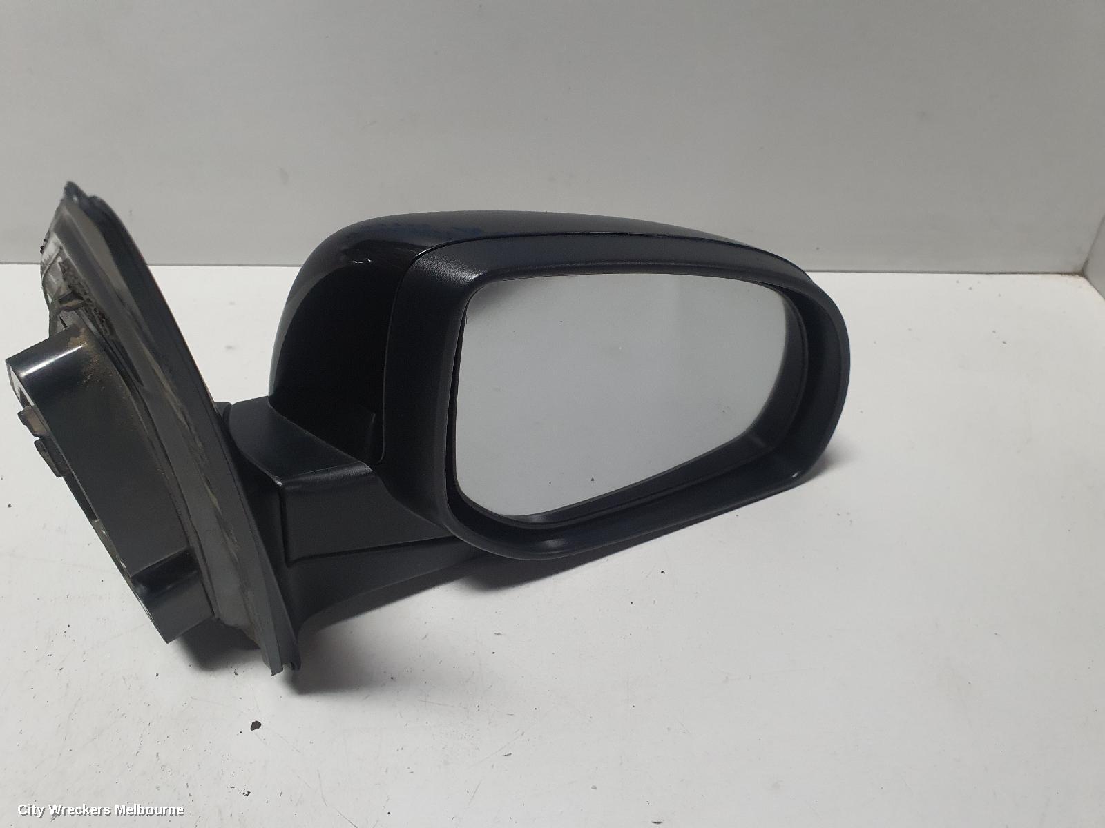 HYUNDAI I30 RIGHT DOOR MIRROR, FD, COLOUR CODED, MANUAL FOLD, NON FLASHER TYPE, 09/2007 - 04/2012